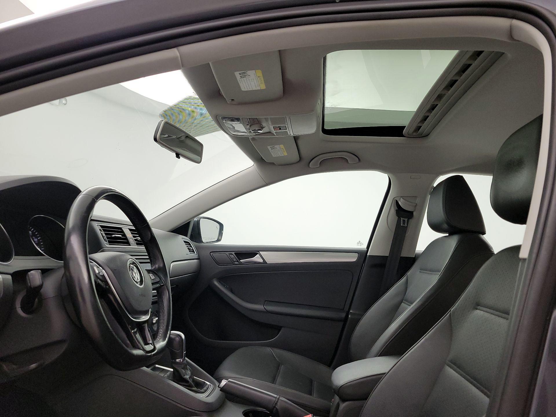 Thumbnail: 2017 Volkswagen Jetta - 19