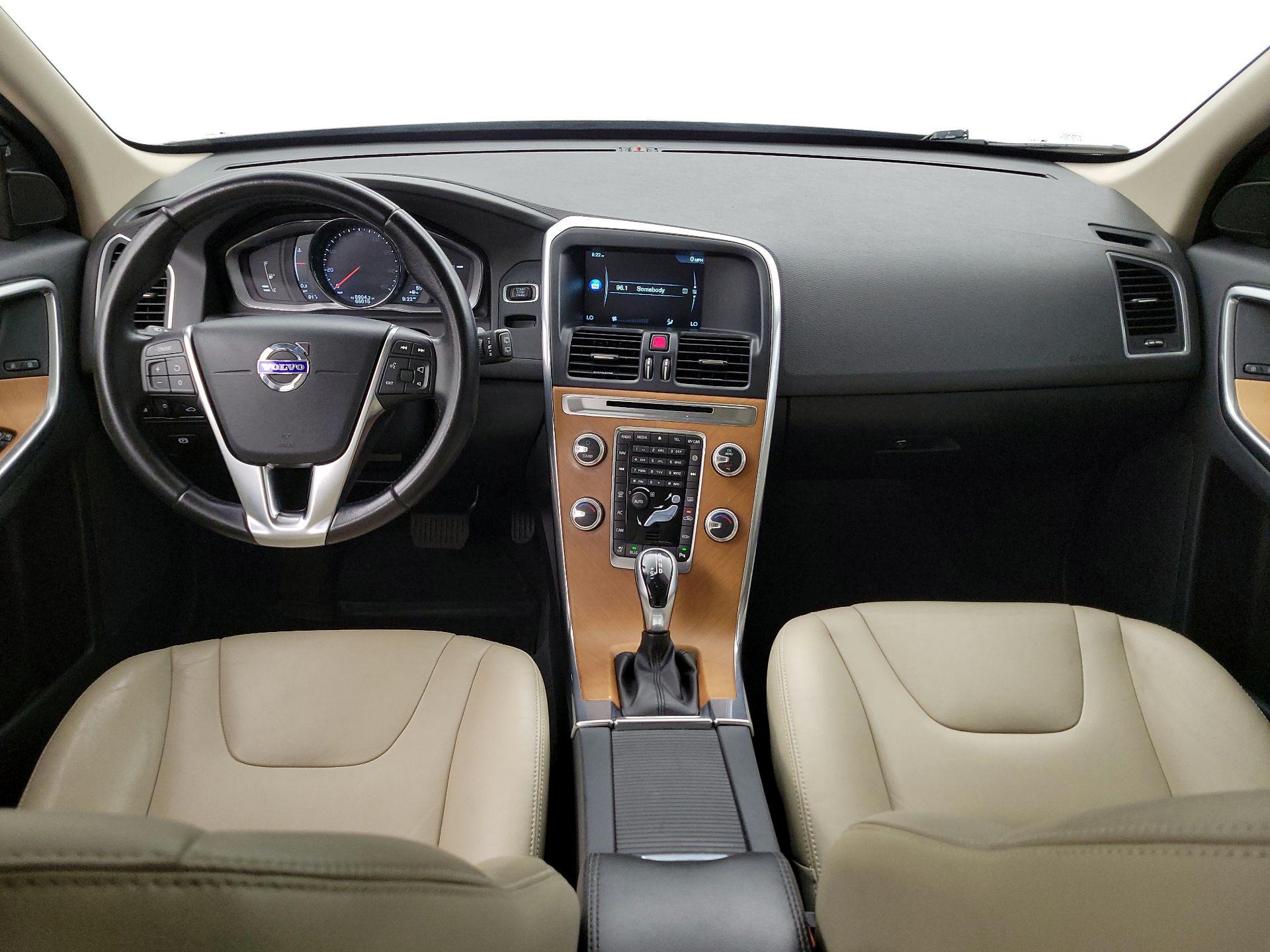 Thumbnail: 2017 Volvo XC60 - 9