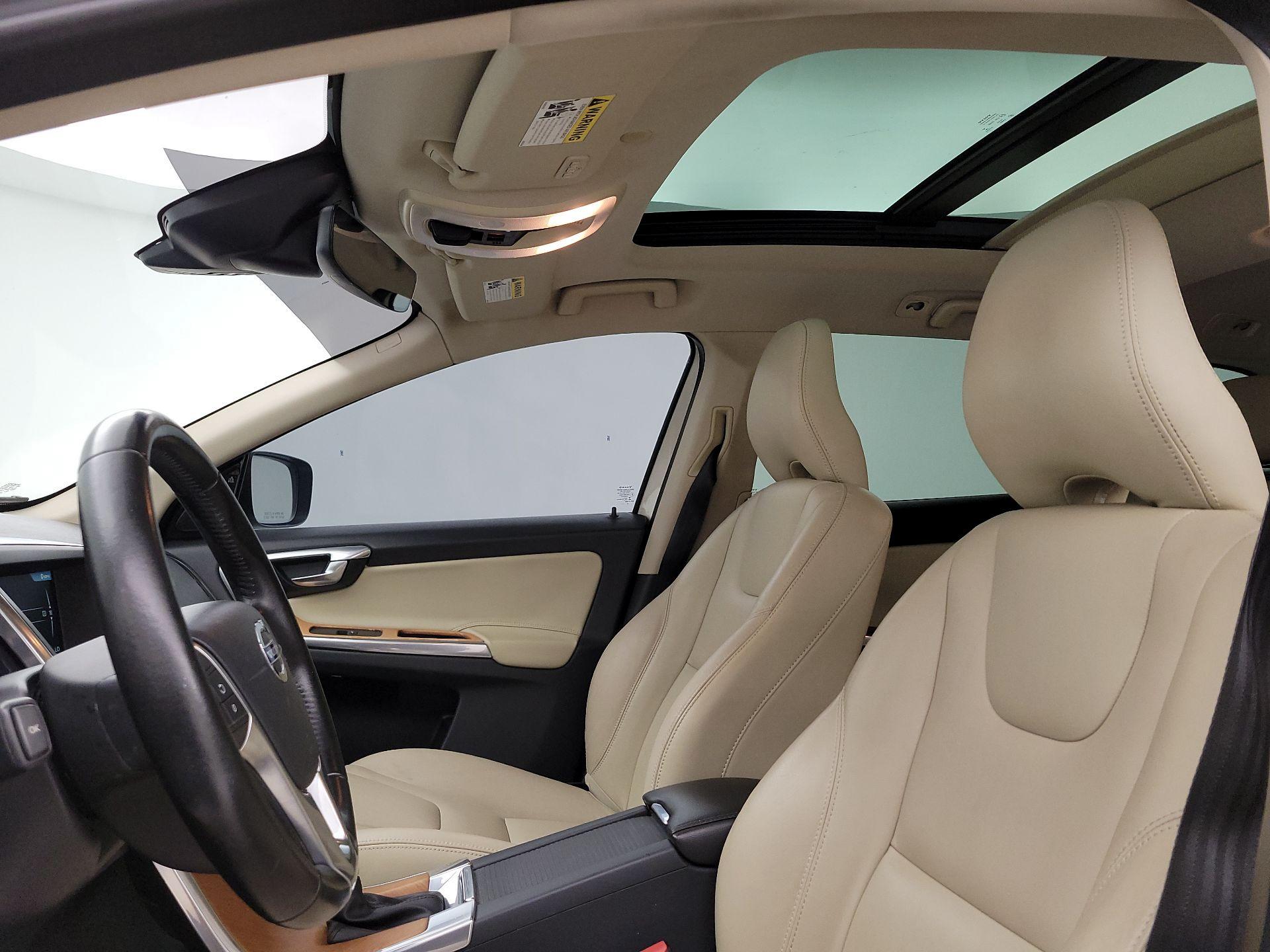 Thumbnail: 2017 Volvo XC60 - 19