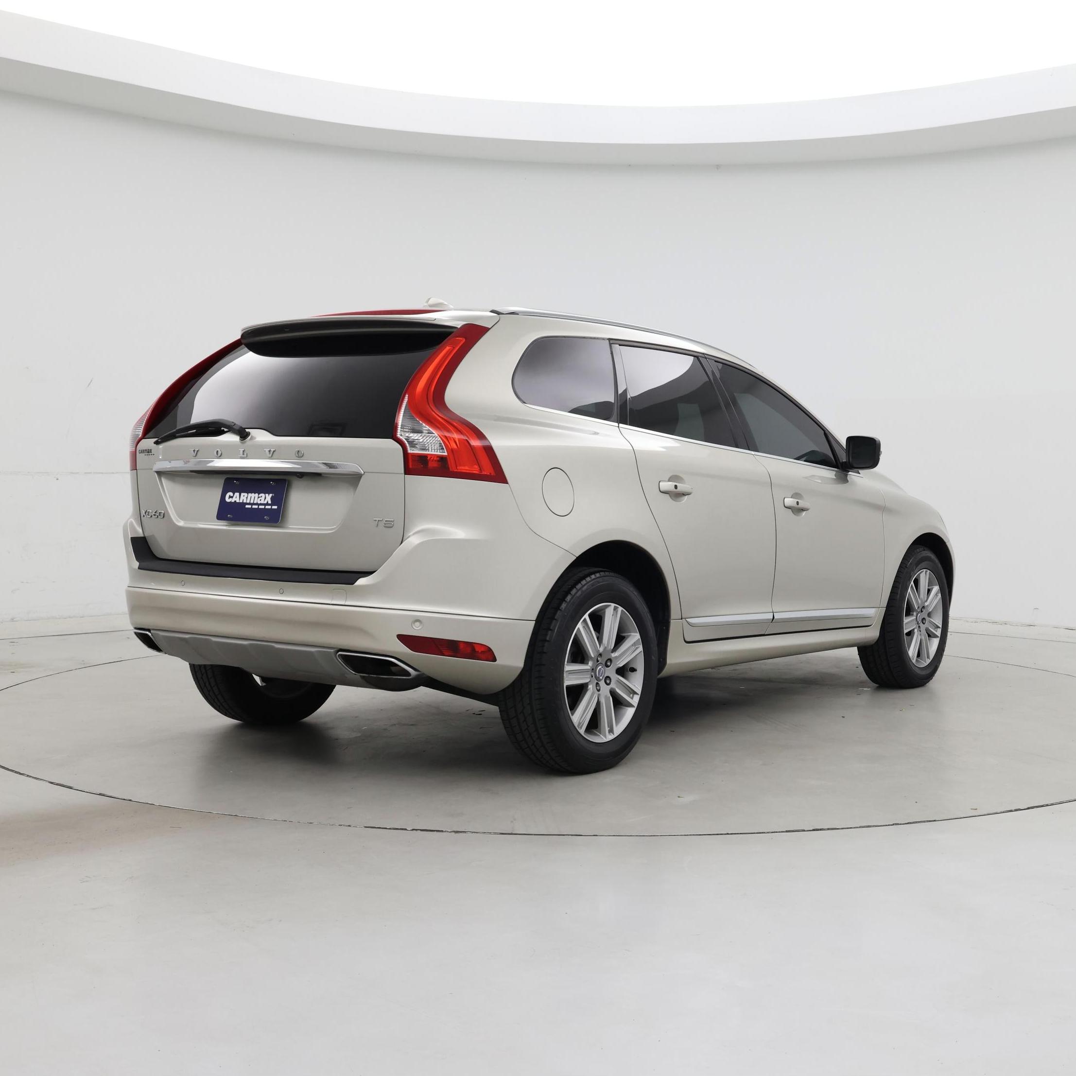 Thumbnail: 2017 Volvo XC60 - 8