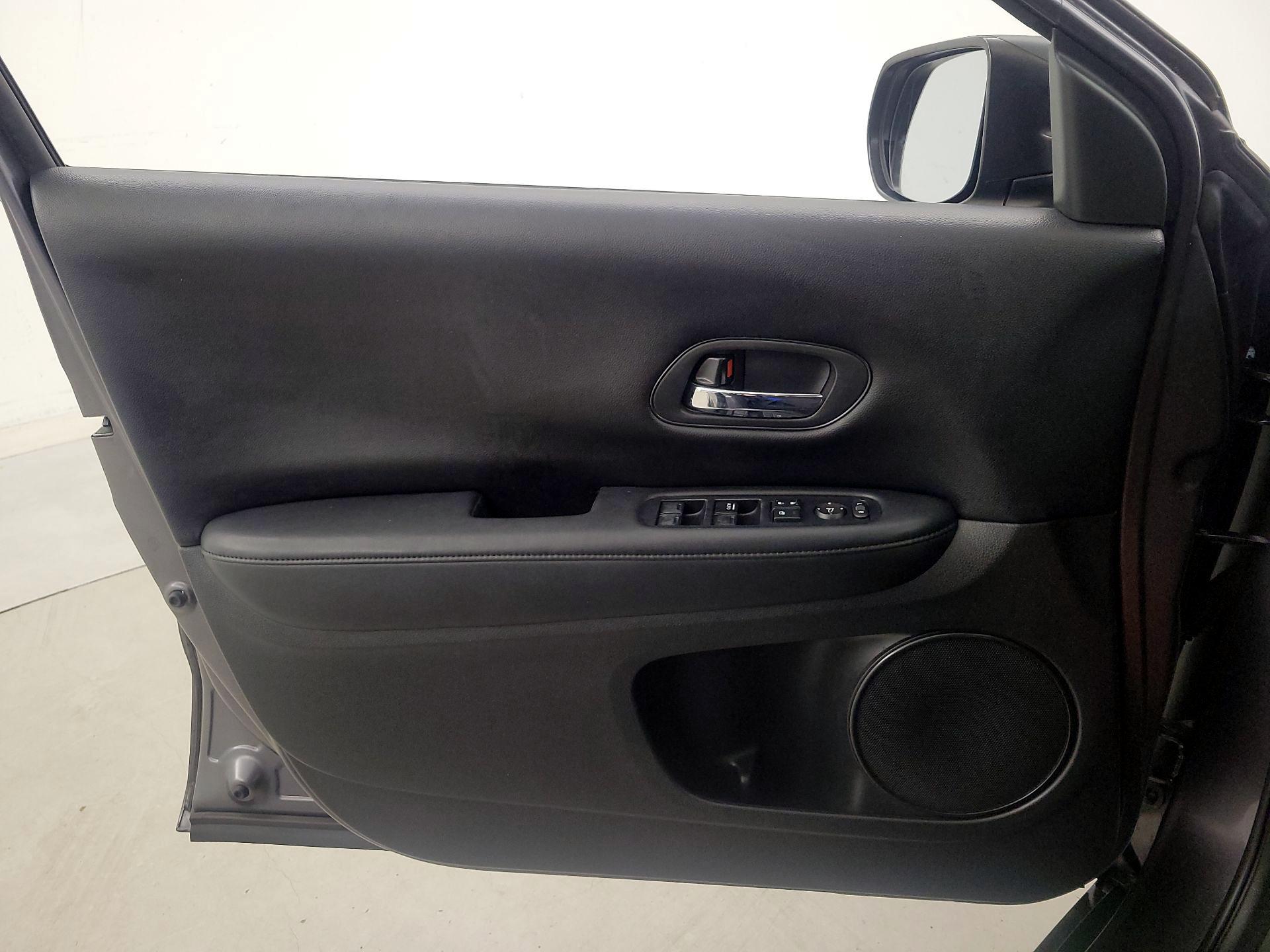 Thumbnail: 2016 Honda HR-V - 12