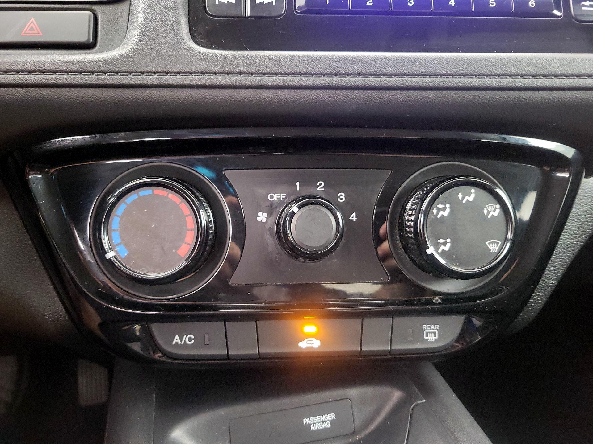 Thumbnail: 2016 Honda HR-V - 16