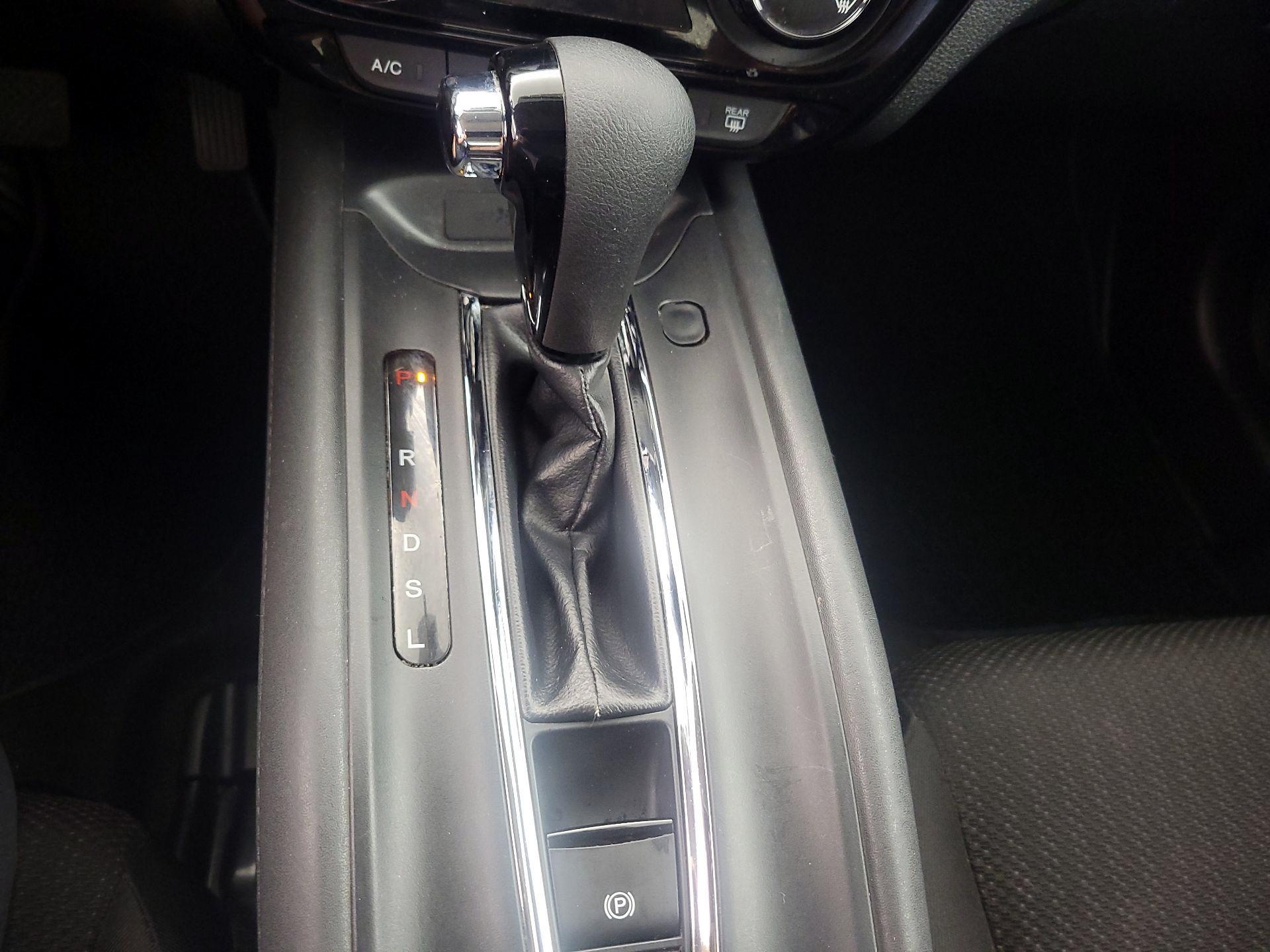 Thumbnail: 2016 Honda HR-V - 17