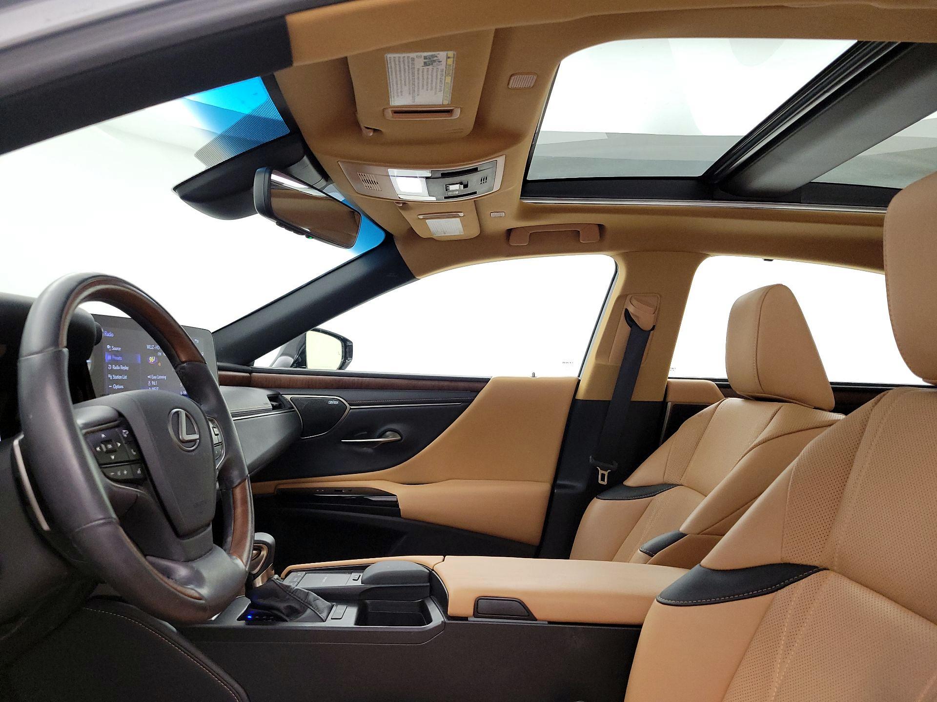 Thumbnail: 2022 Lexus ES - 20