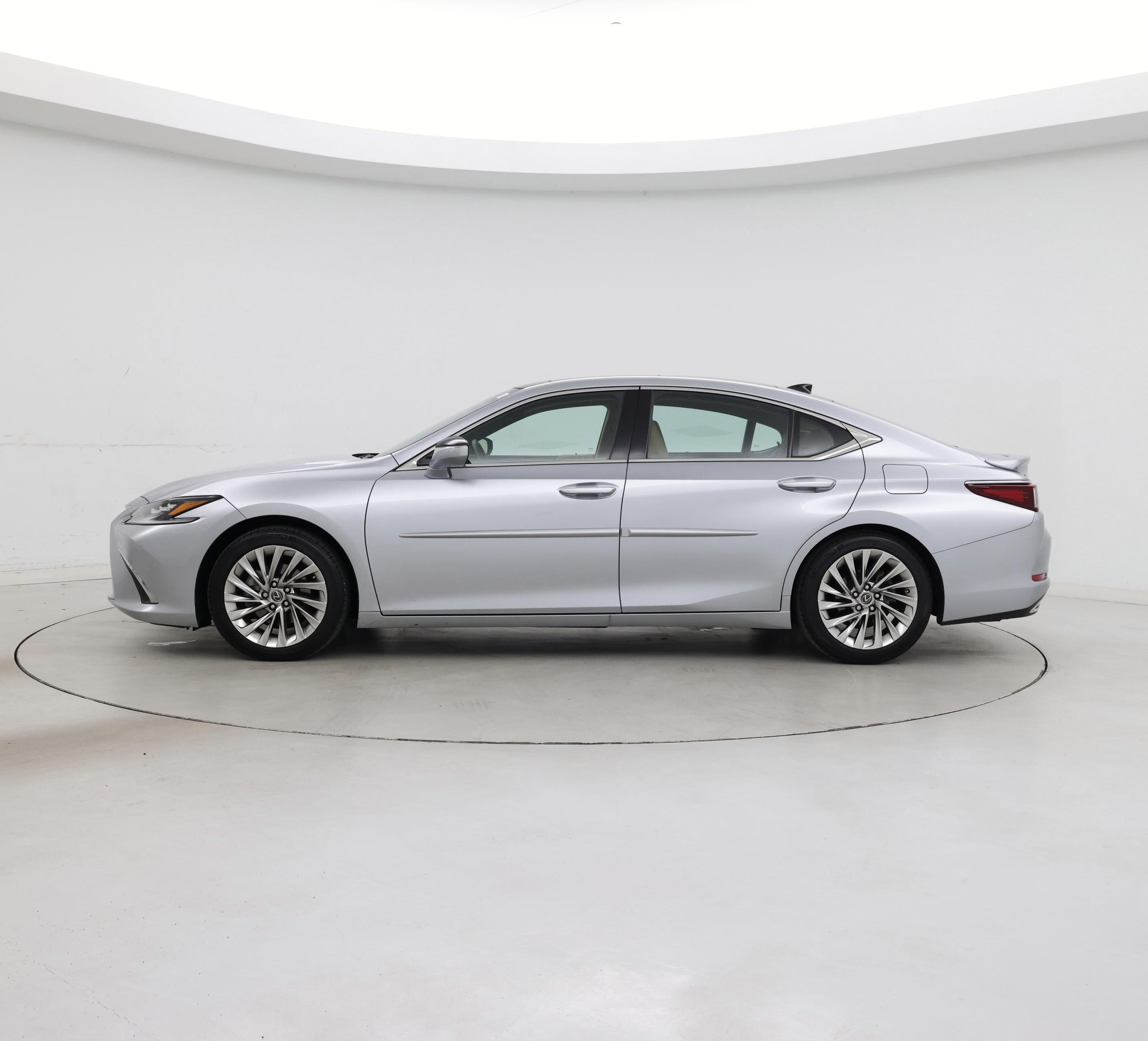 Thumbnail: 2022 Lexus ES - 3