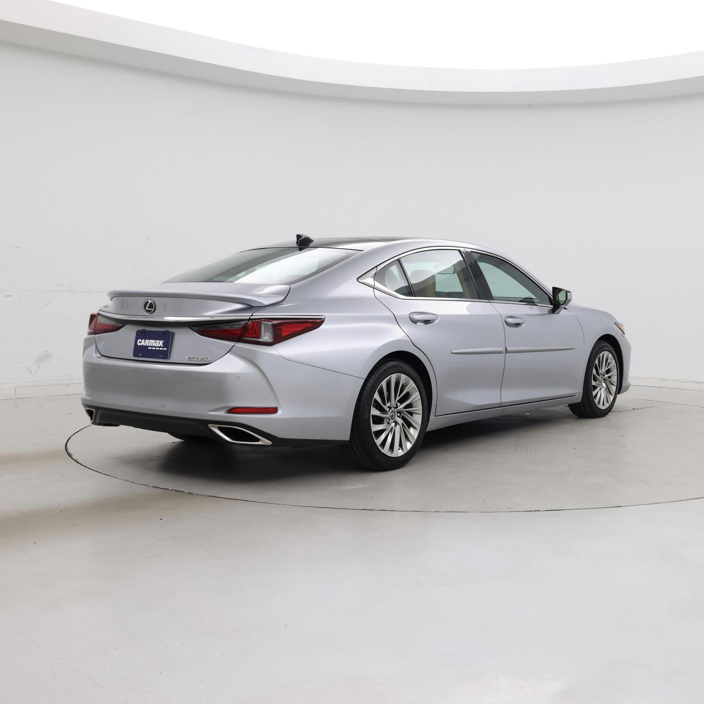 Thumbnail: 2022 Lexus ES - 8
