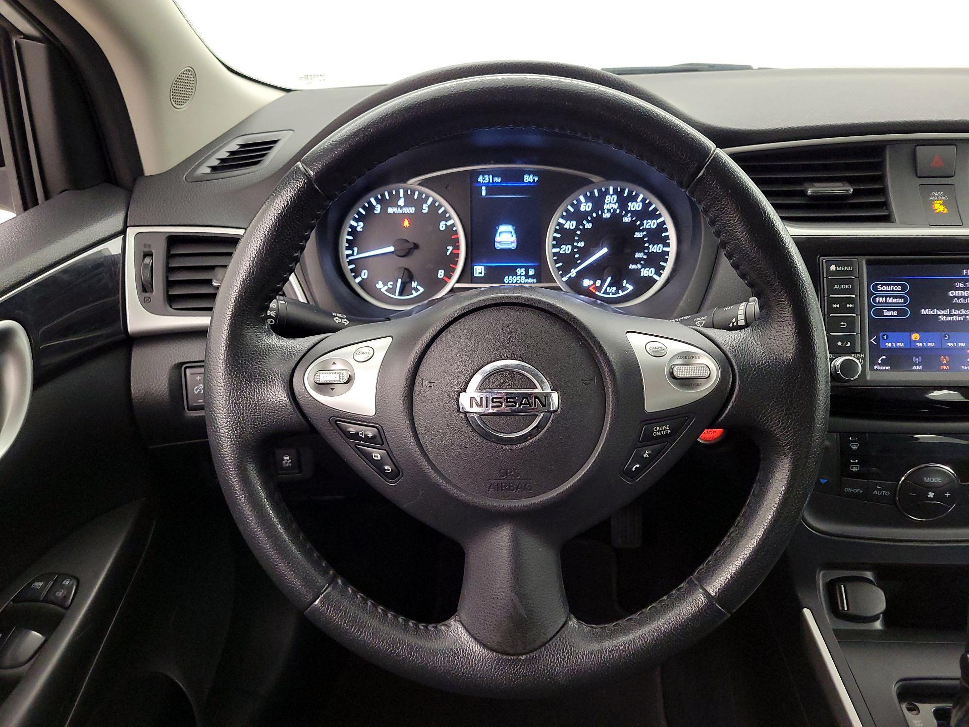 Thumbnail: 2019 Nissan Sentra - 10