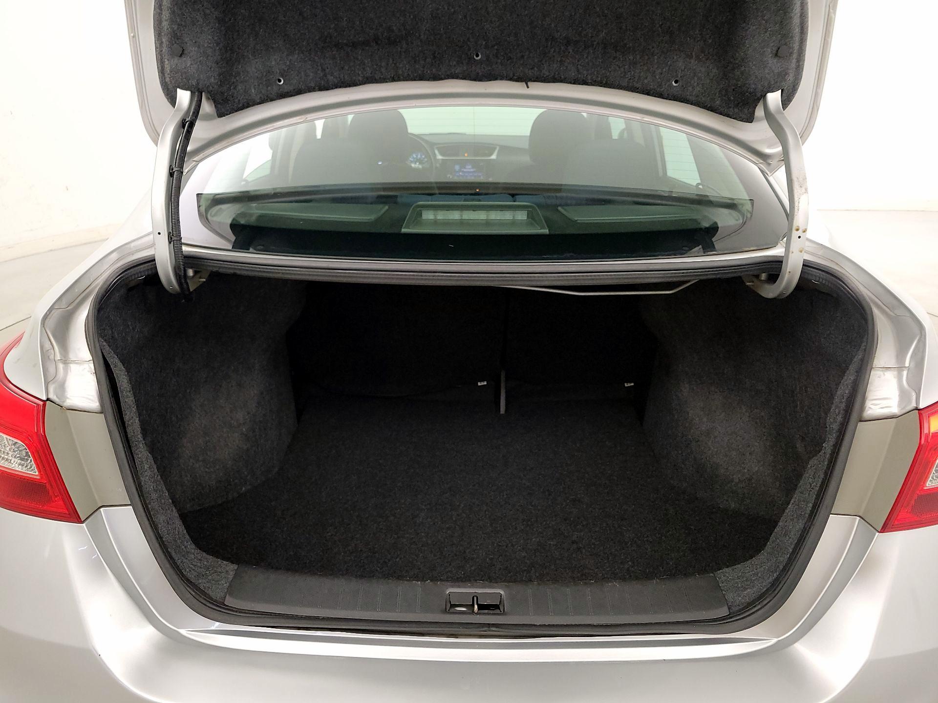 Thumbnail: 2019 Nissan Sentra - 19