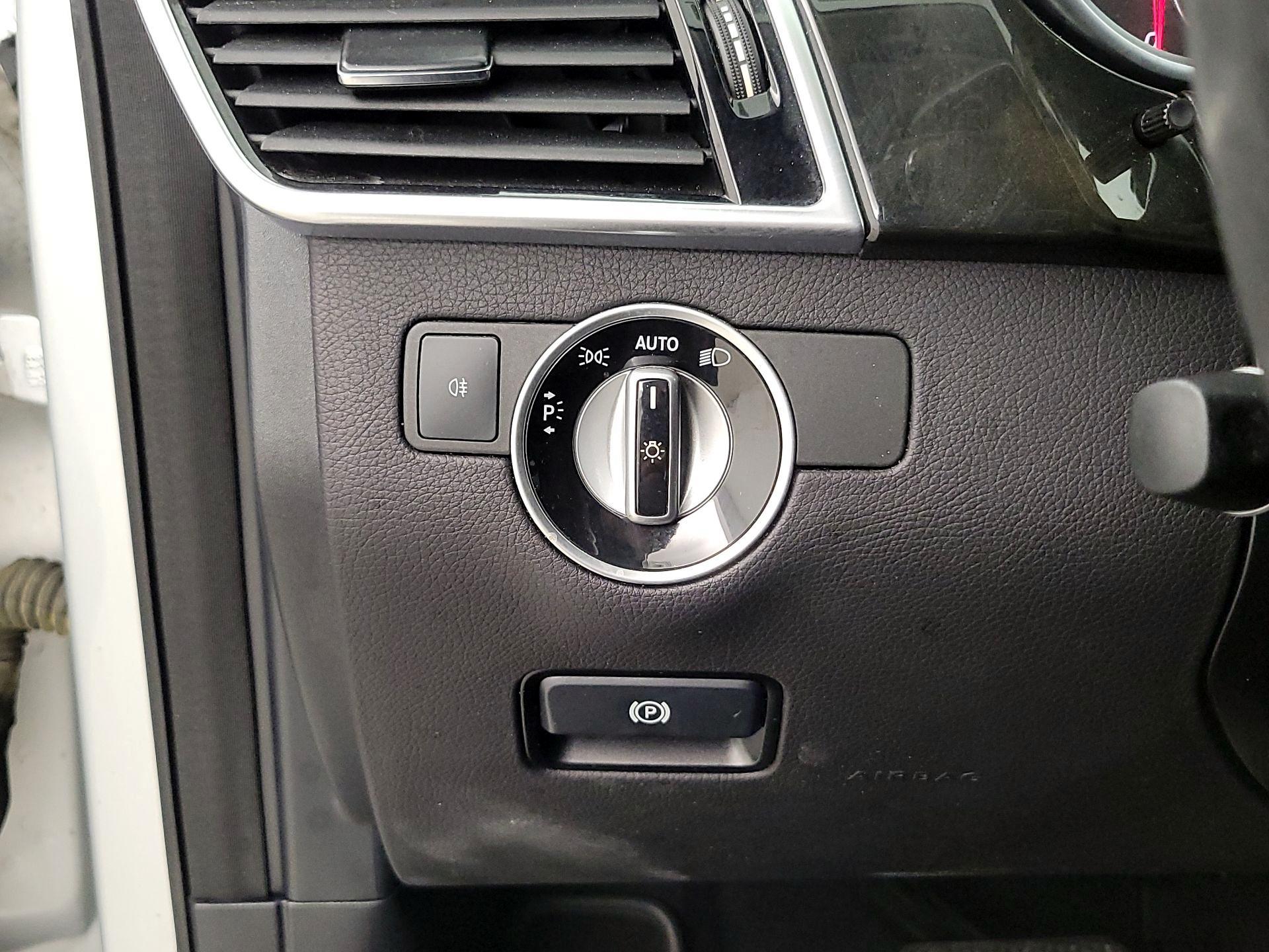 Thumbnail: 2016 Mercedes-Benz GLE - 13