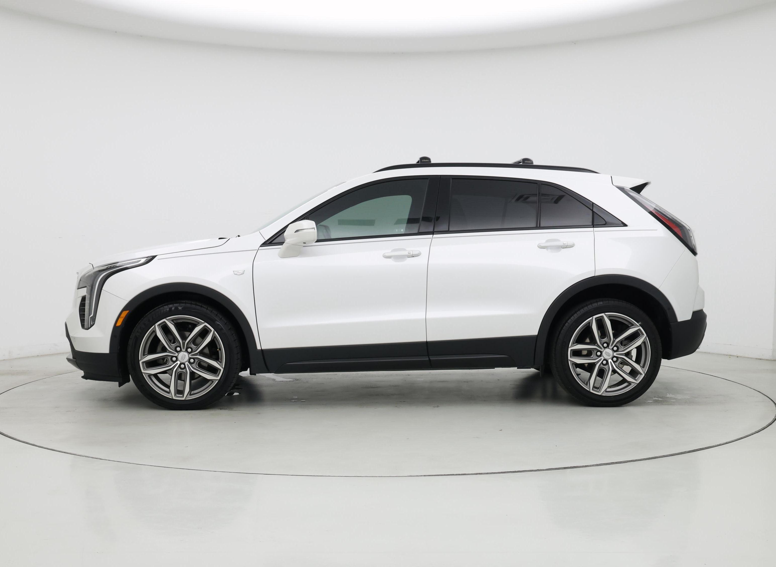 Thumbnail: 2019 Cadillac XT4 - 3