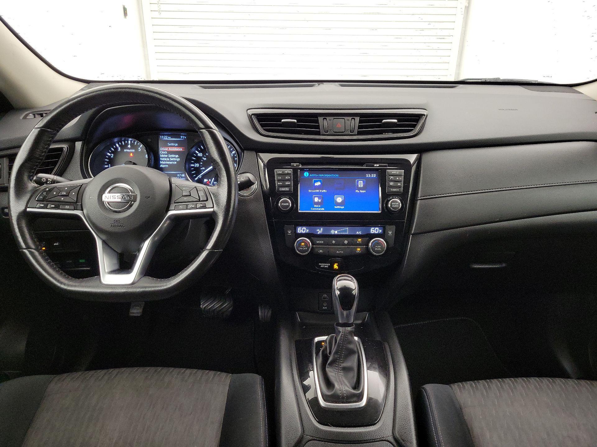 Thumbnail: 2017 Nissan Rogue - 9