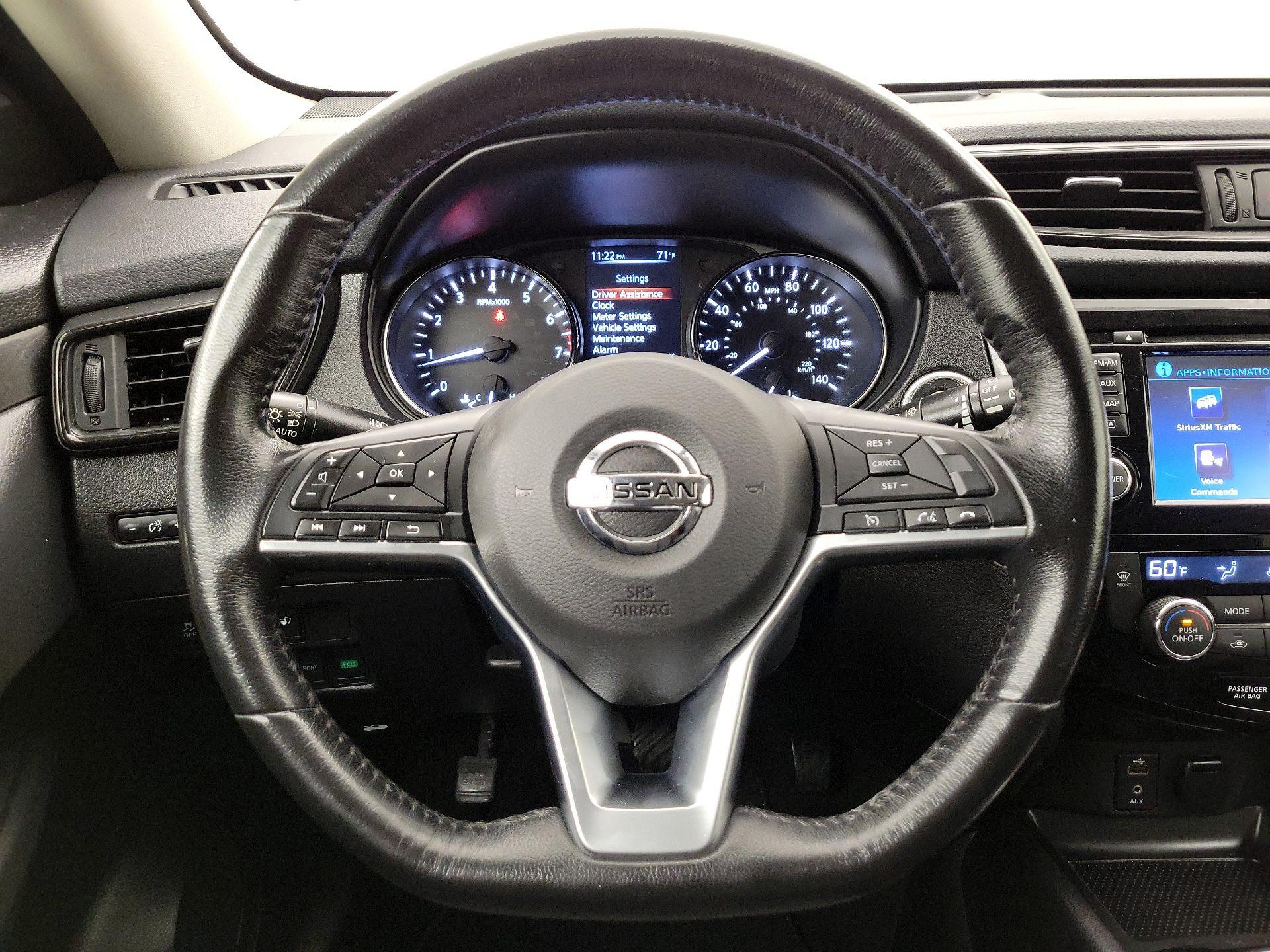 Thumbnail: 2017 Nissan Rogue - 10