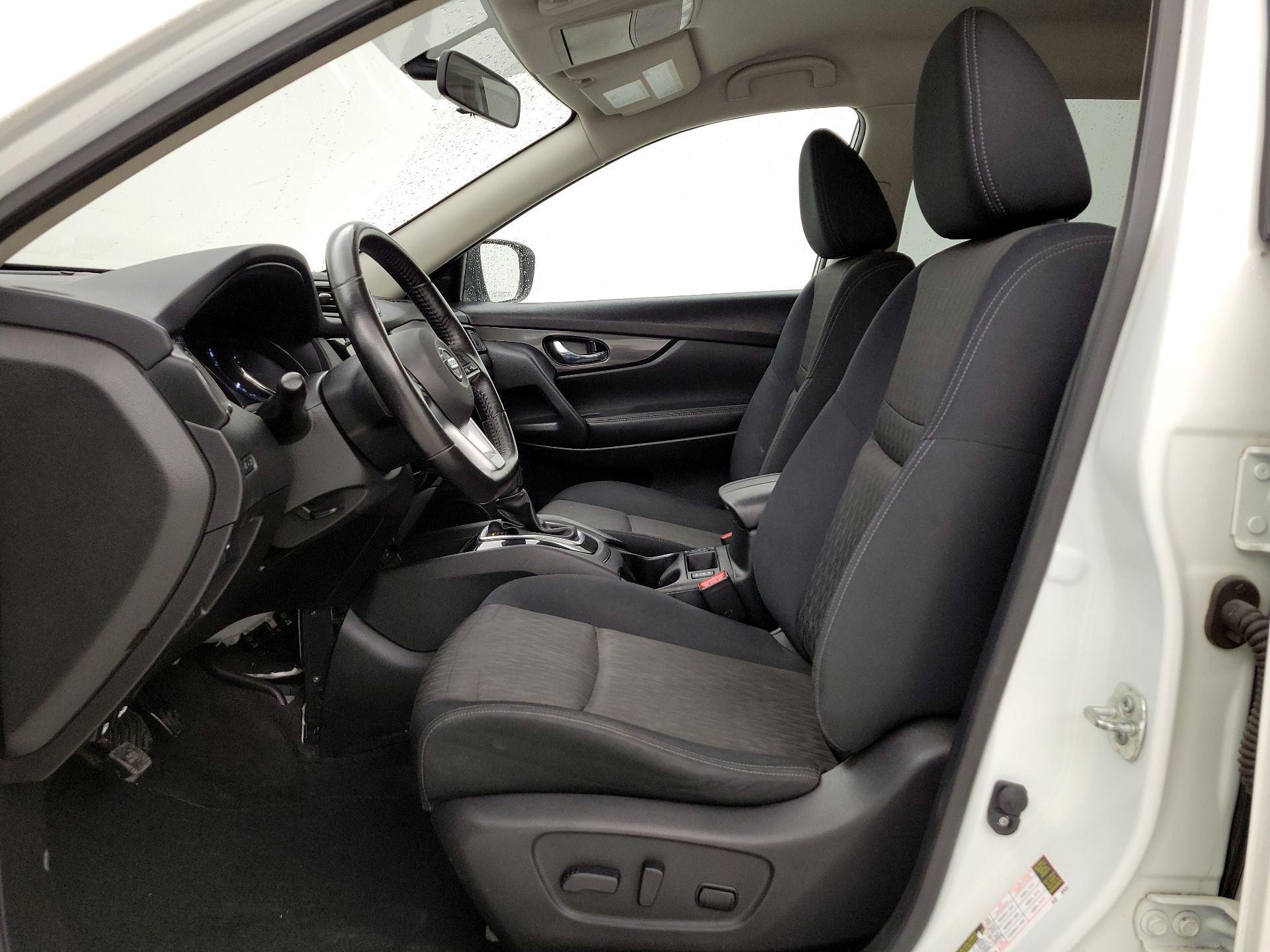 Thumbnail: 2017 Nissan Rogue - 11