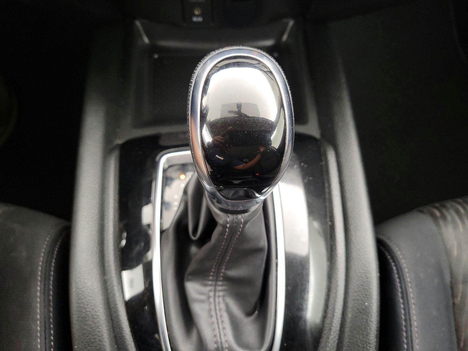 Thumbnail: 2017 Nissan Rogue - 18