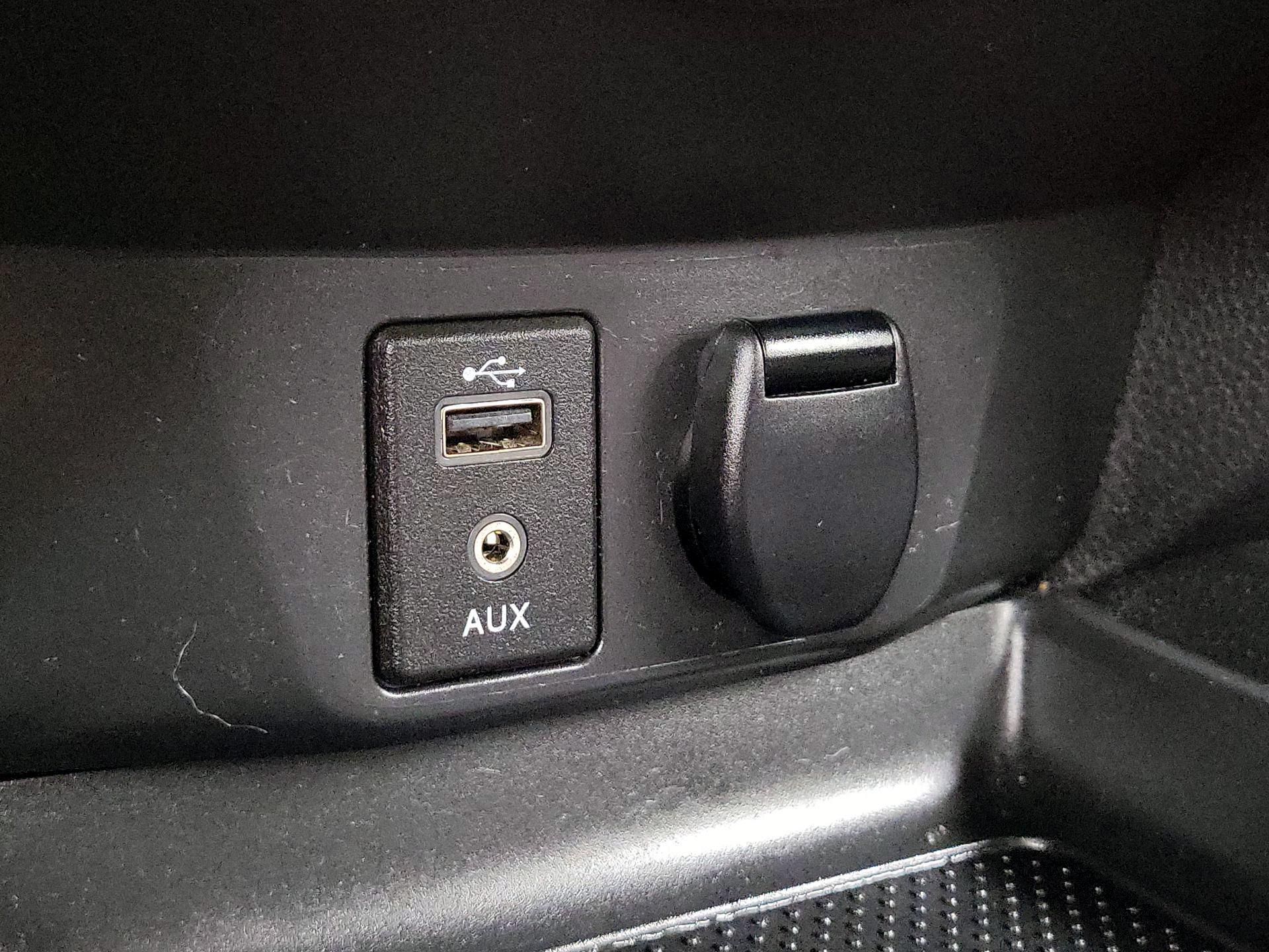 Thumbnail: 2017 Nissan Rogue - 19