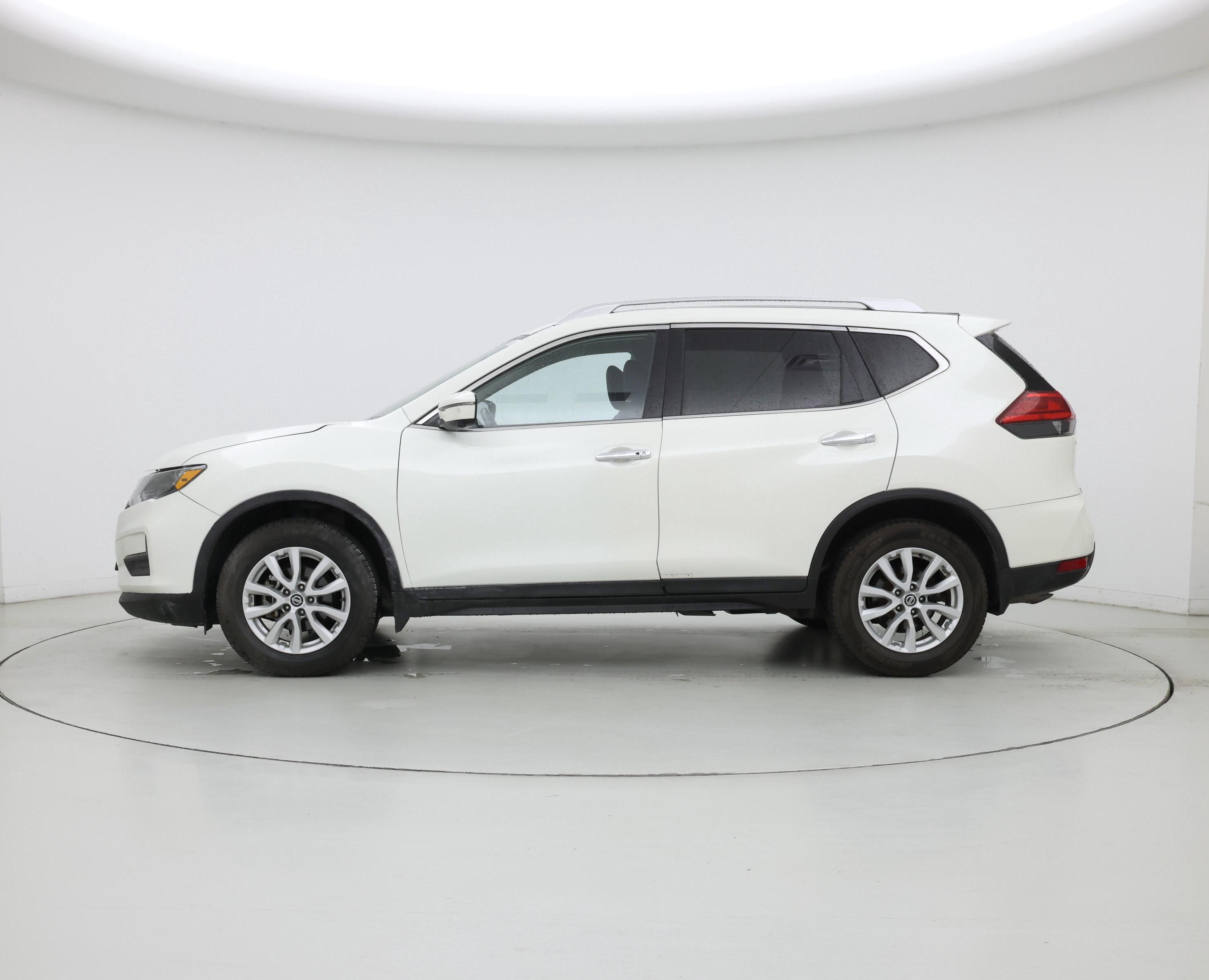 Thumbnail: 2017 Nissan Rogue - 3