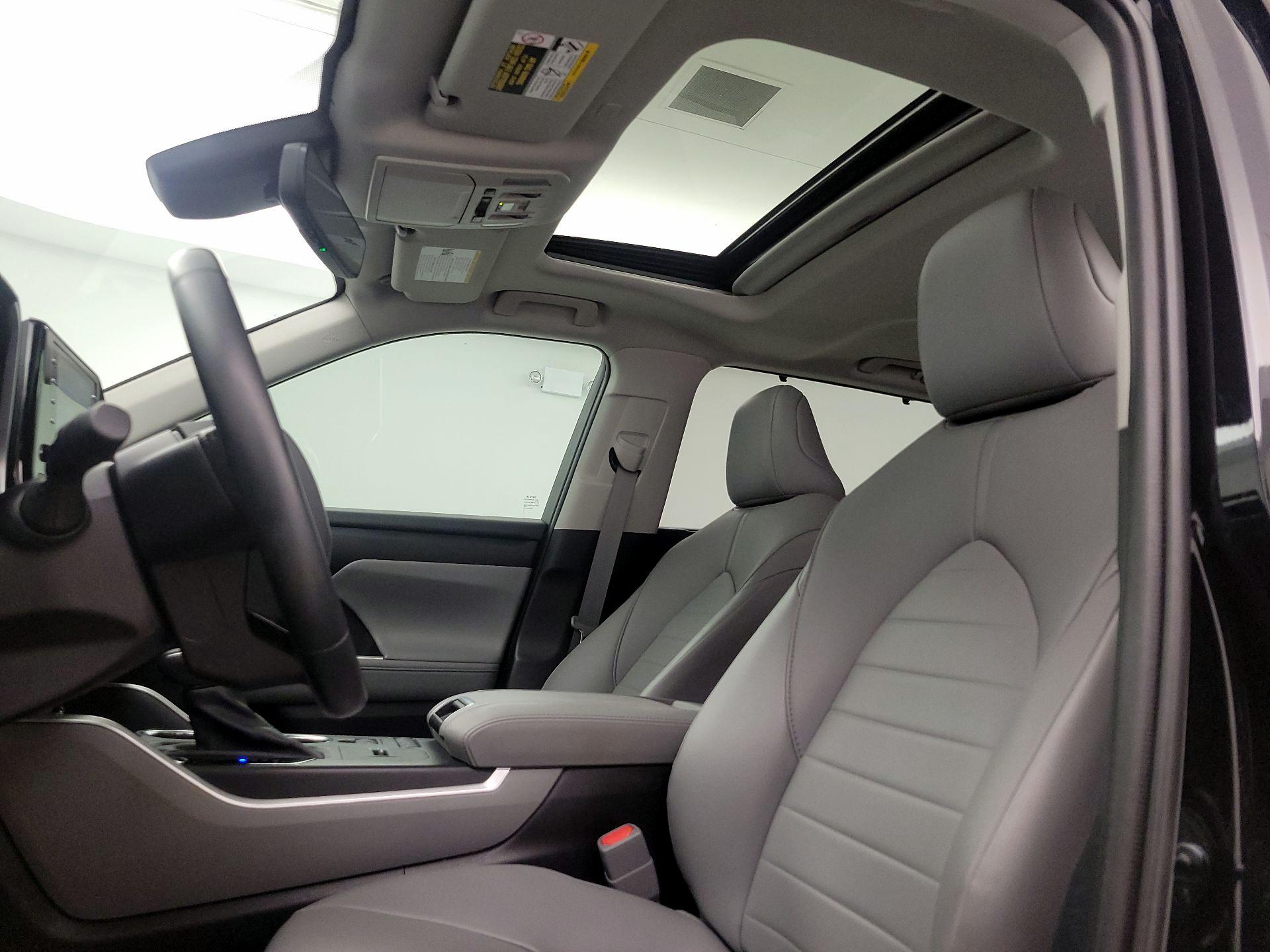 Thumbnail: 2021 Toyota Highlander - 19