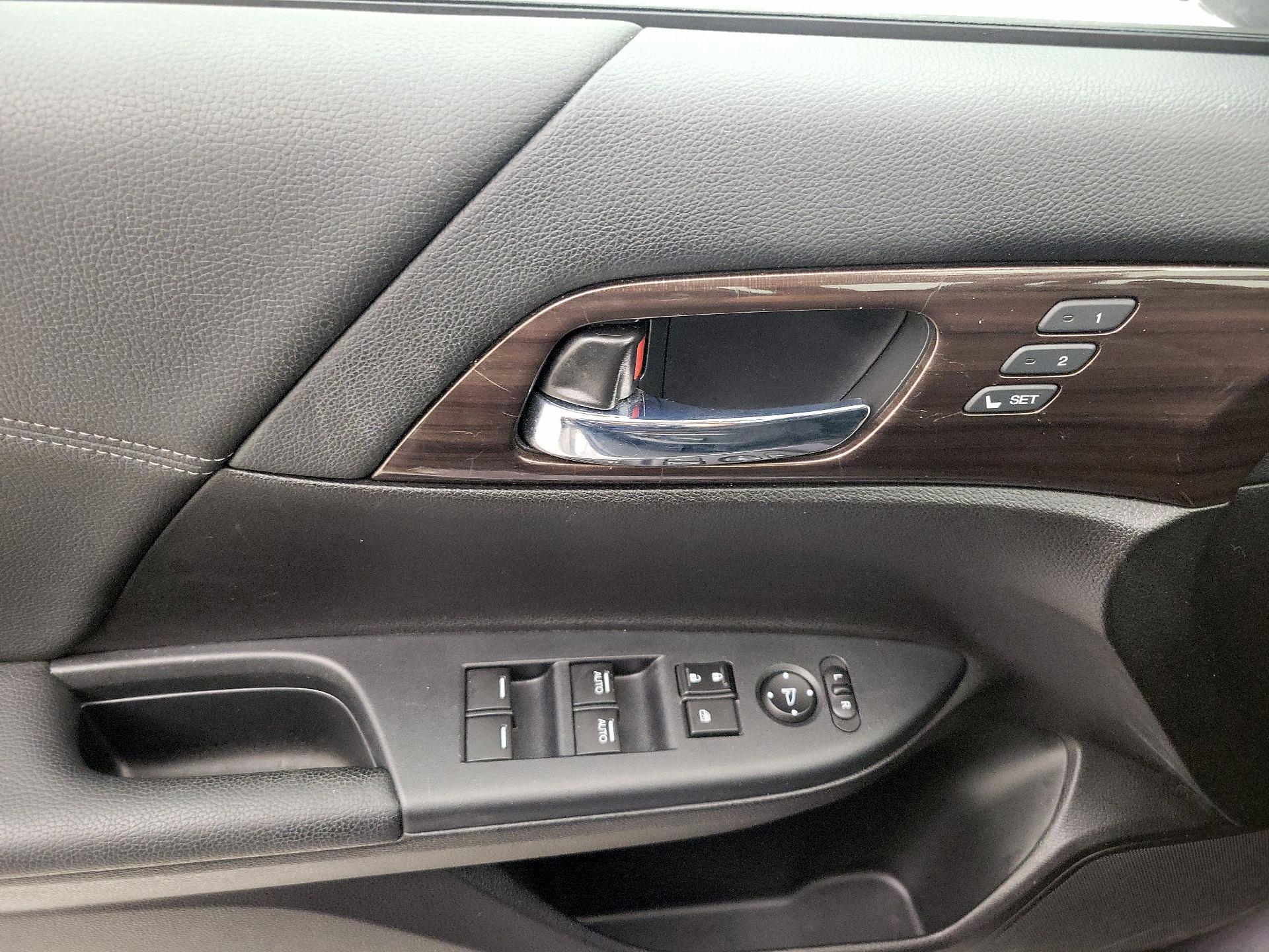 Thumbnail: 2016 Honda Accord - 12