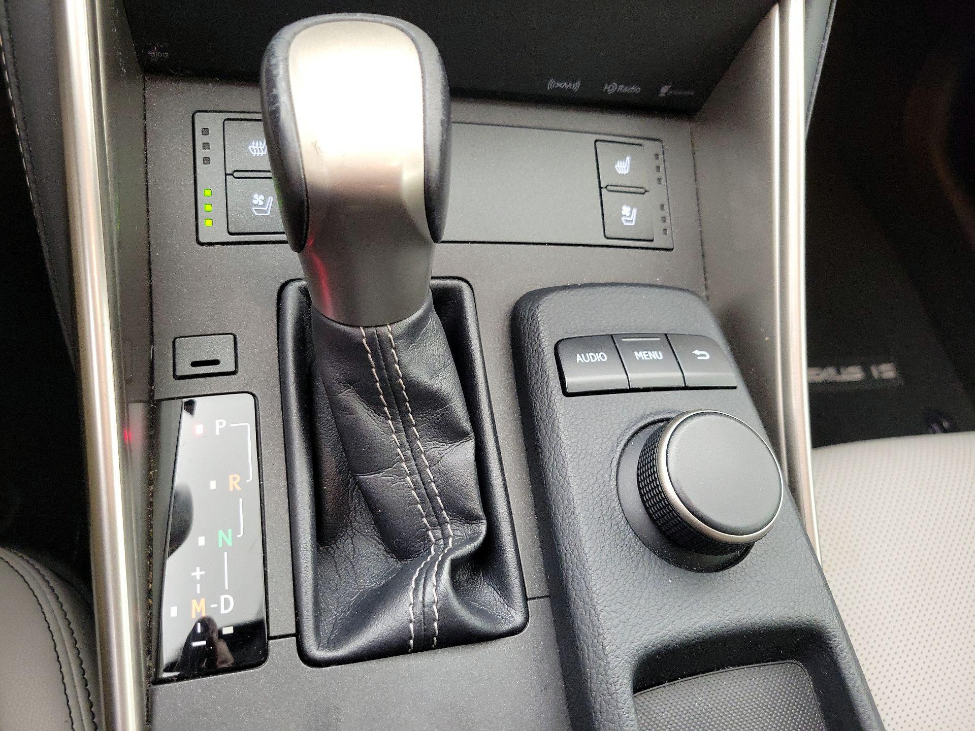 Thumbnail: 2015 Lexus IS - 17