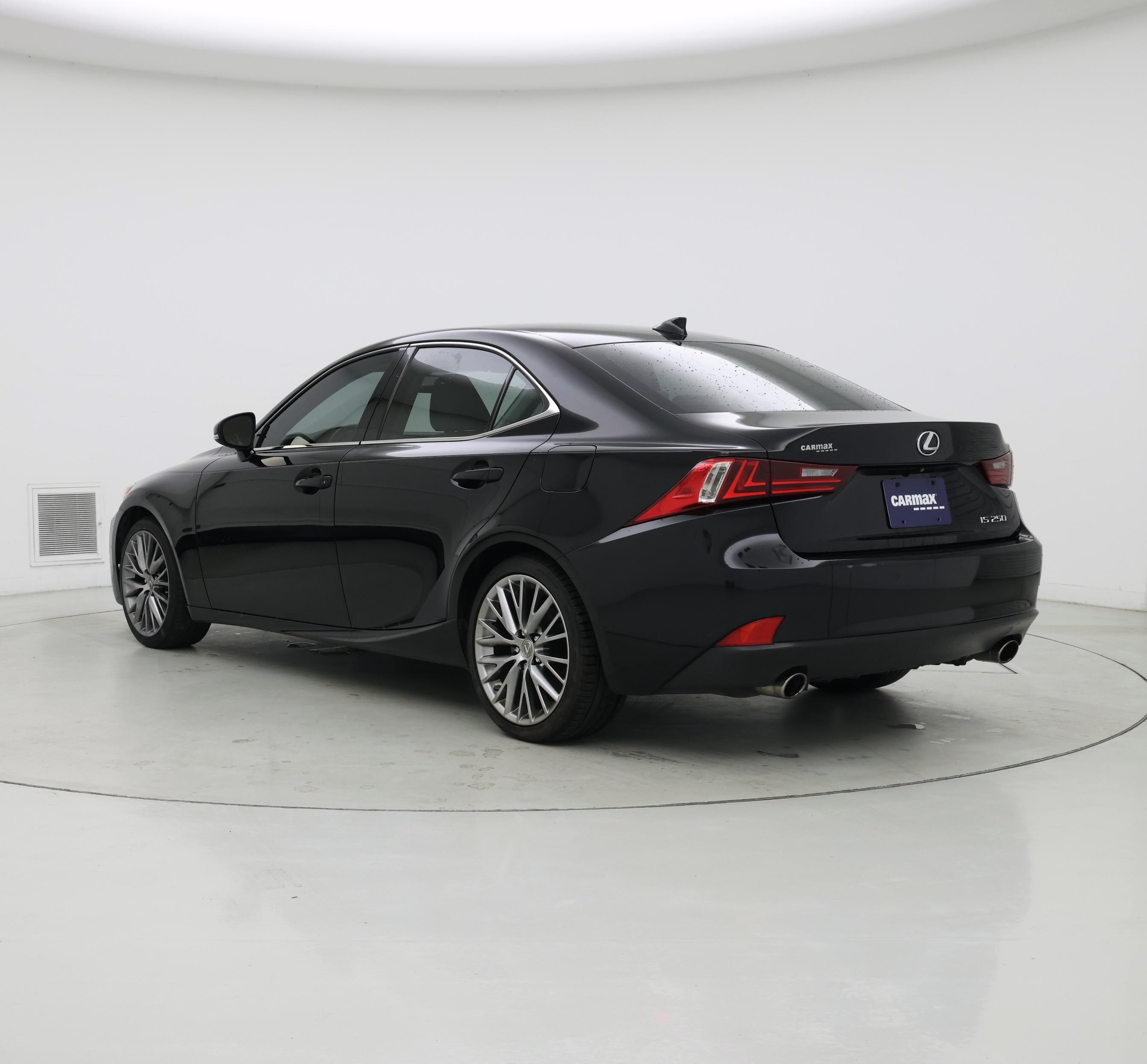 Thumbnail: 2015 Lexus IS - 2