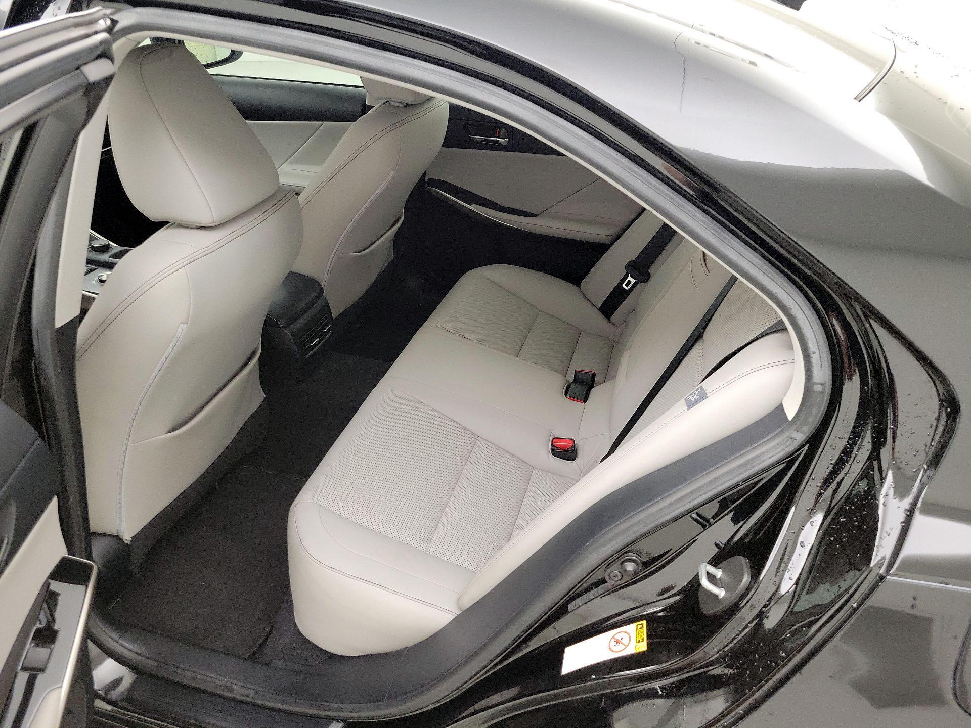 Thumbnail: 2015 Lexus IS - 20