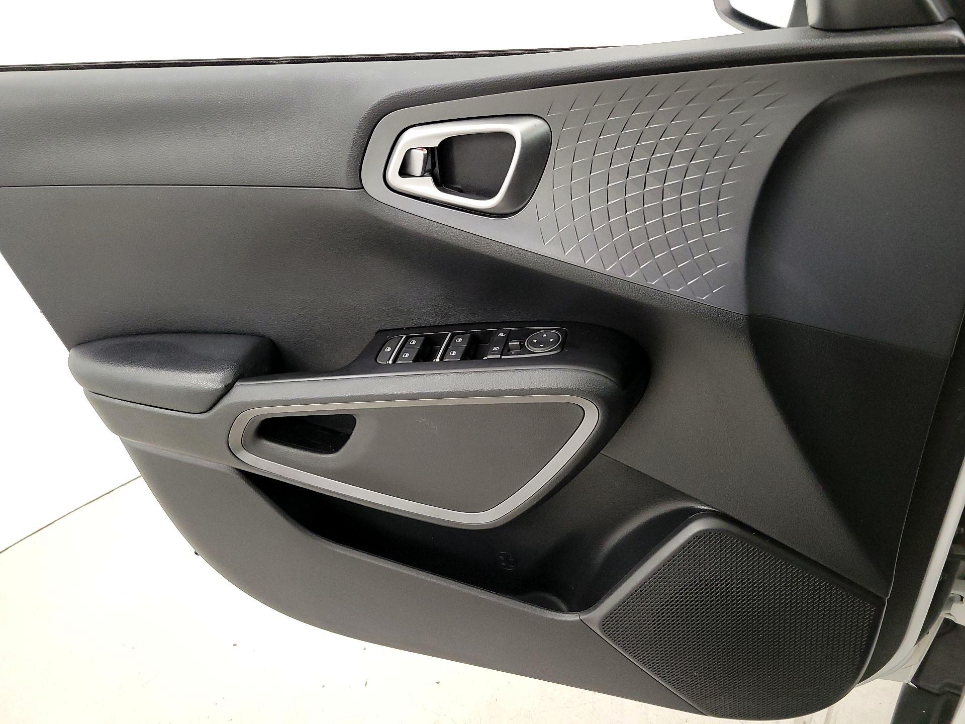 Thumbnail: 2020 Kia Soul - 12