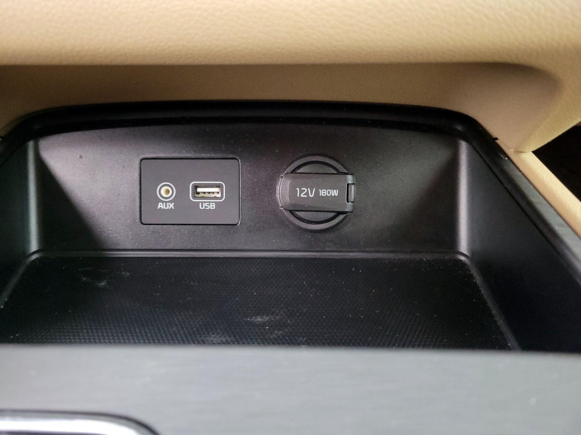 Thumbnail: 2019 Kia Sedona - 18