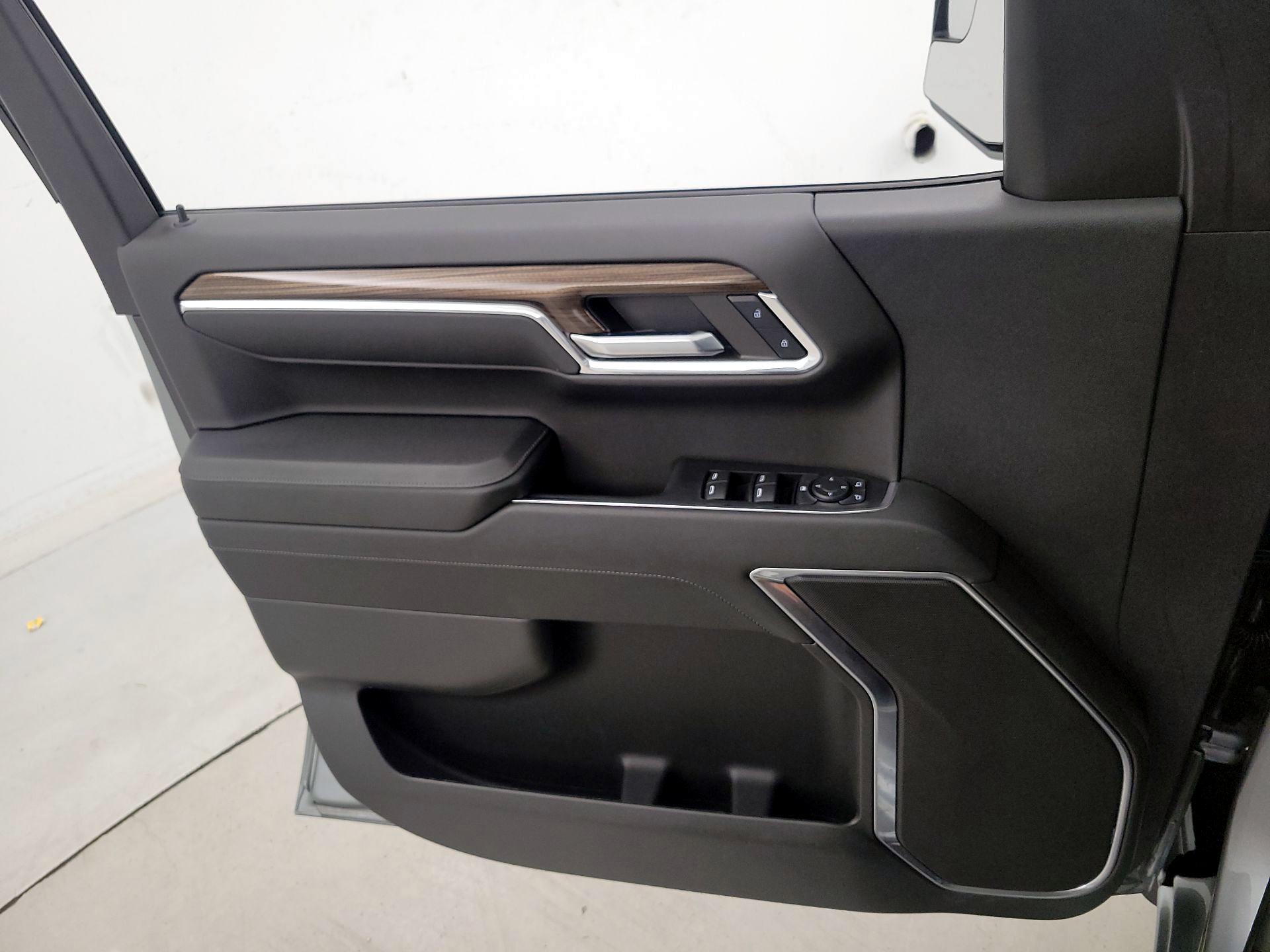 Thumbnail: 2024 Chevrolet Silverado 1500 - 12