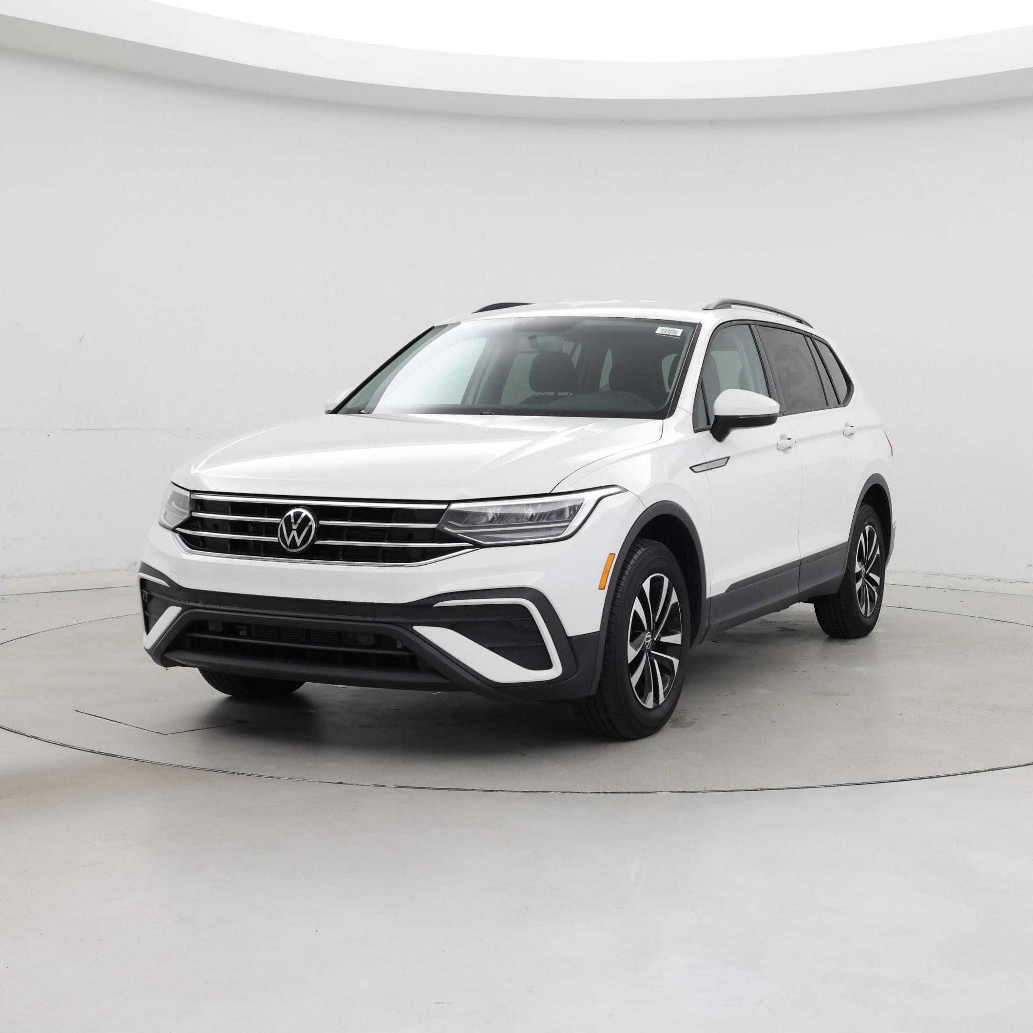 Thumbnail: 2022 Volkswagen Tiguan - 4
