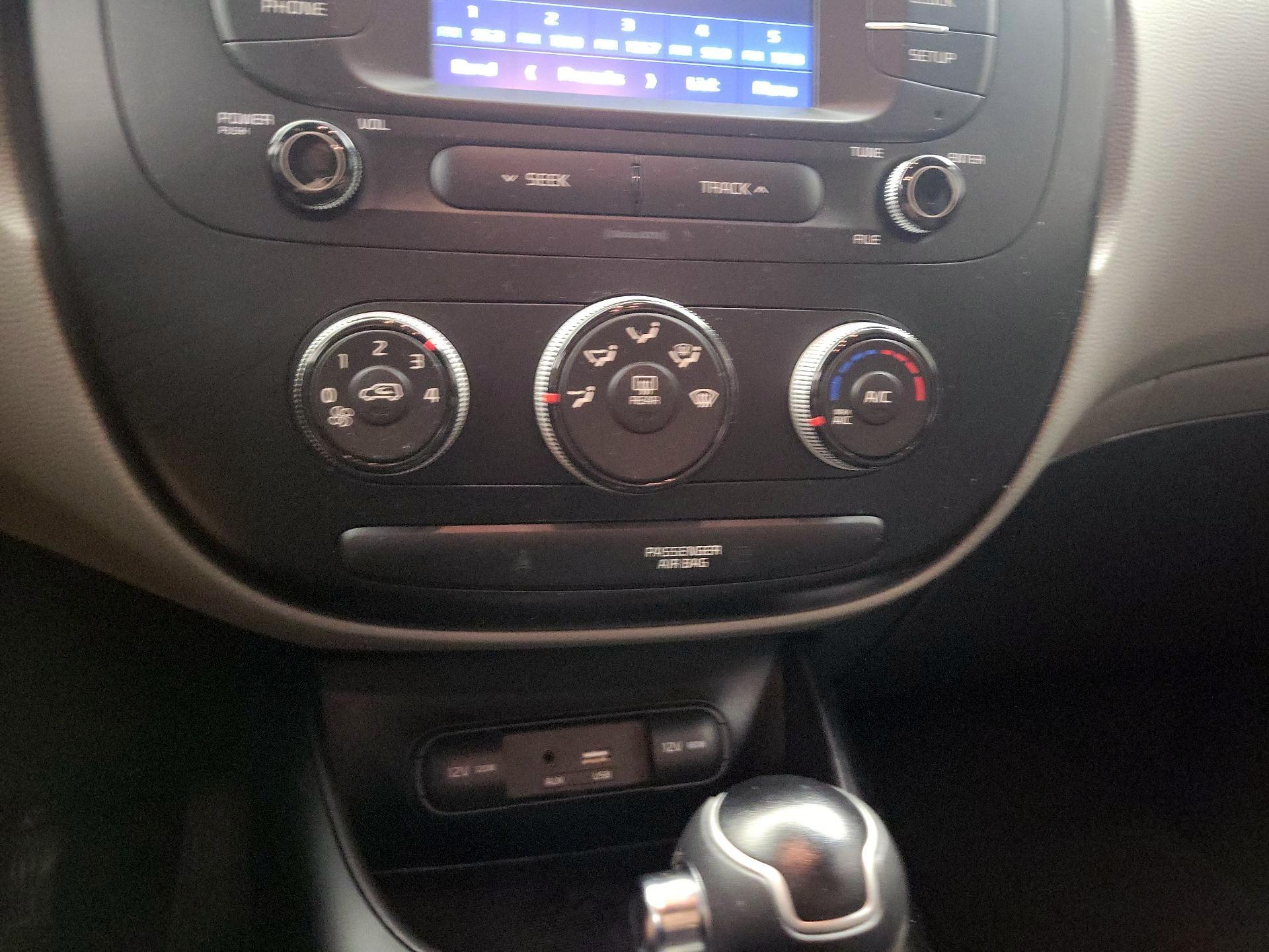 Thumbnail: 2019 Kia Soul - 16