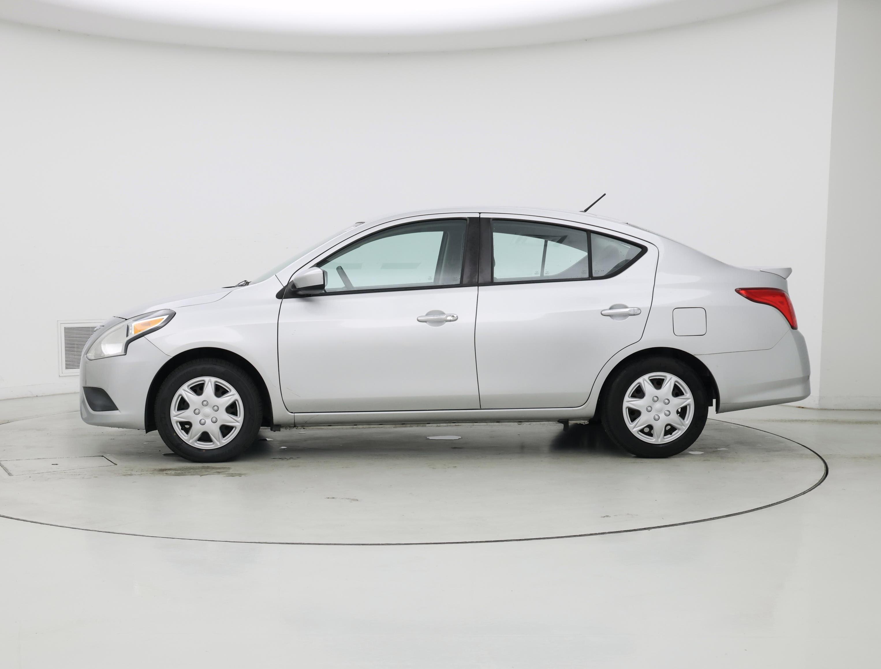 Thumbnail: 2017 Nissan Versa - 3
