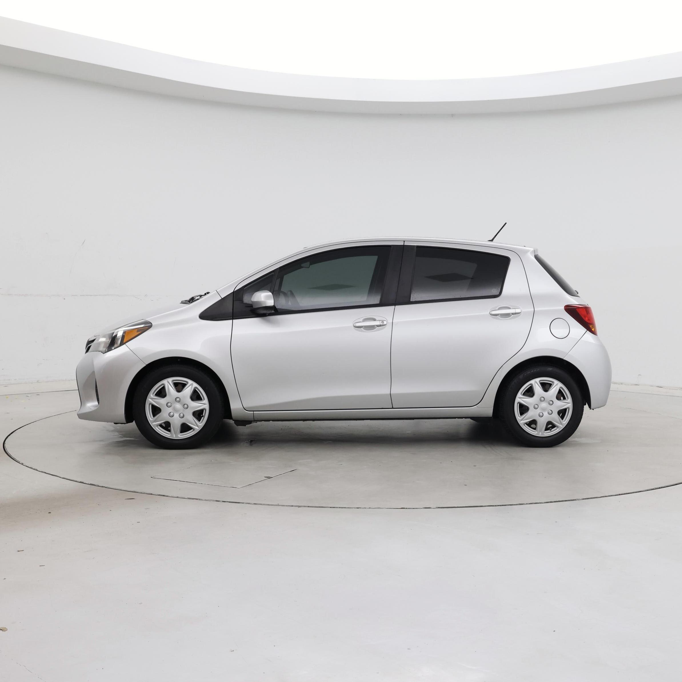 Thumbnail: 2017 Toyota Yaris - 3