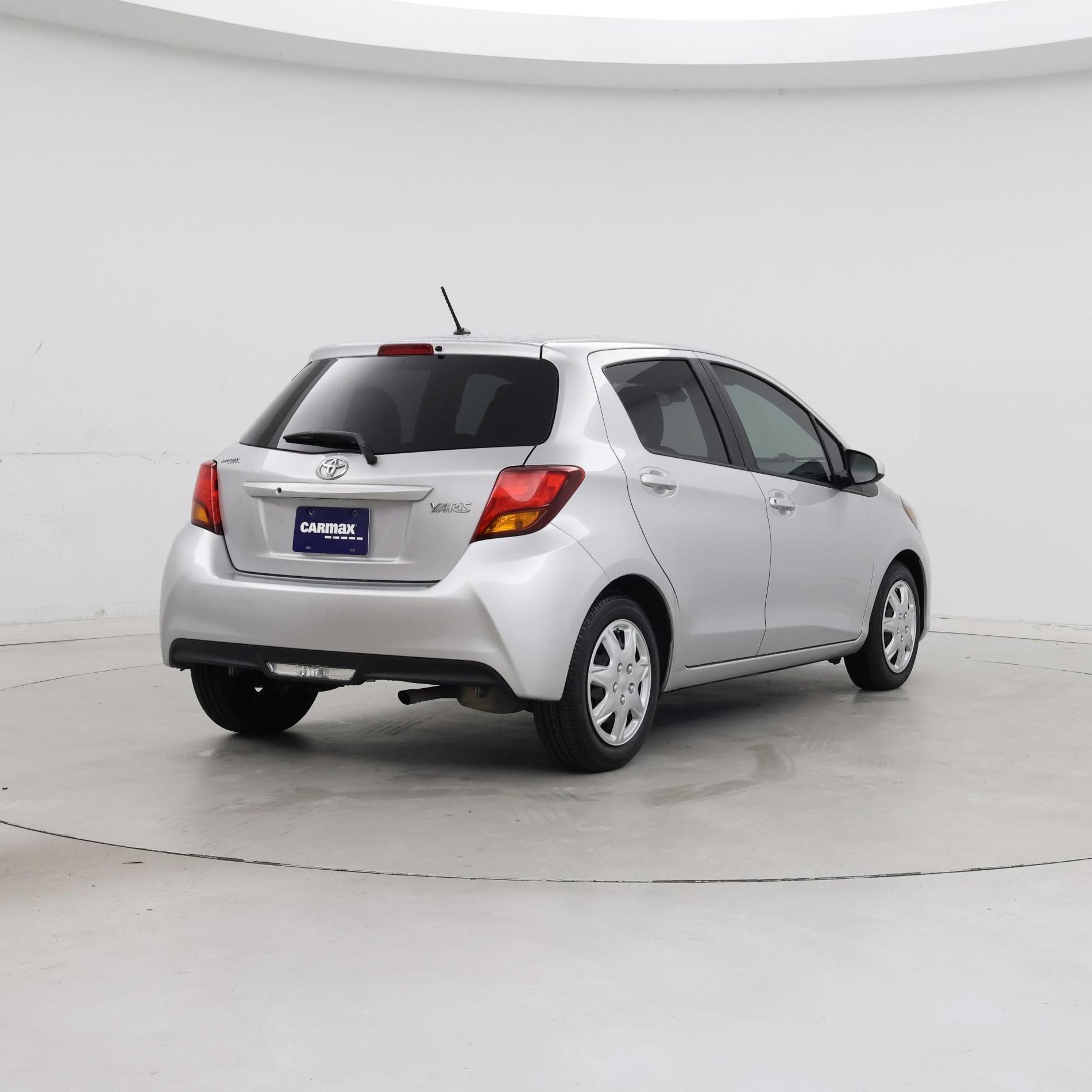 Thumbnail: 2017 Toyota Yaris - 8