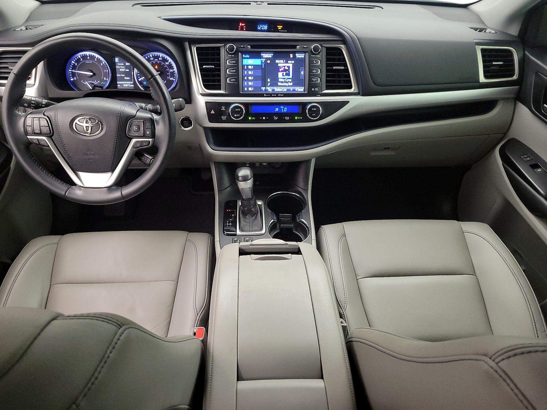 Thumbnail: 2019 Toyota Highlander - 9