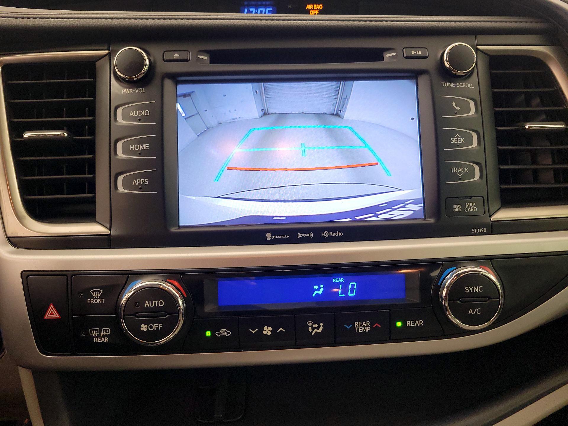 Thumbnail: 2019 Toyota Highlander - 15