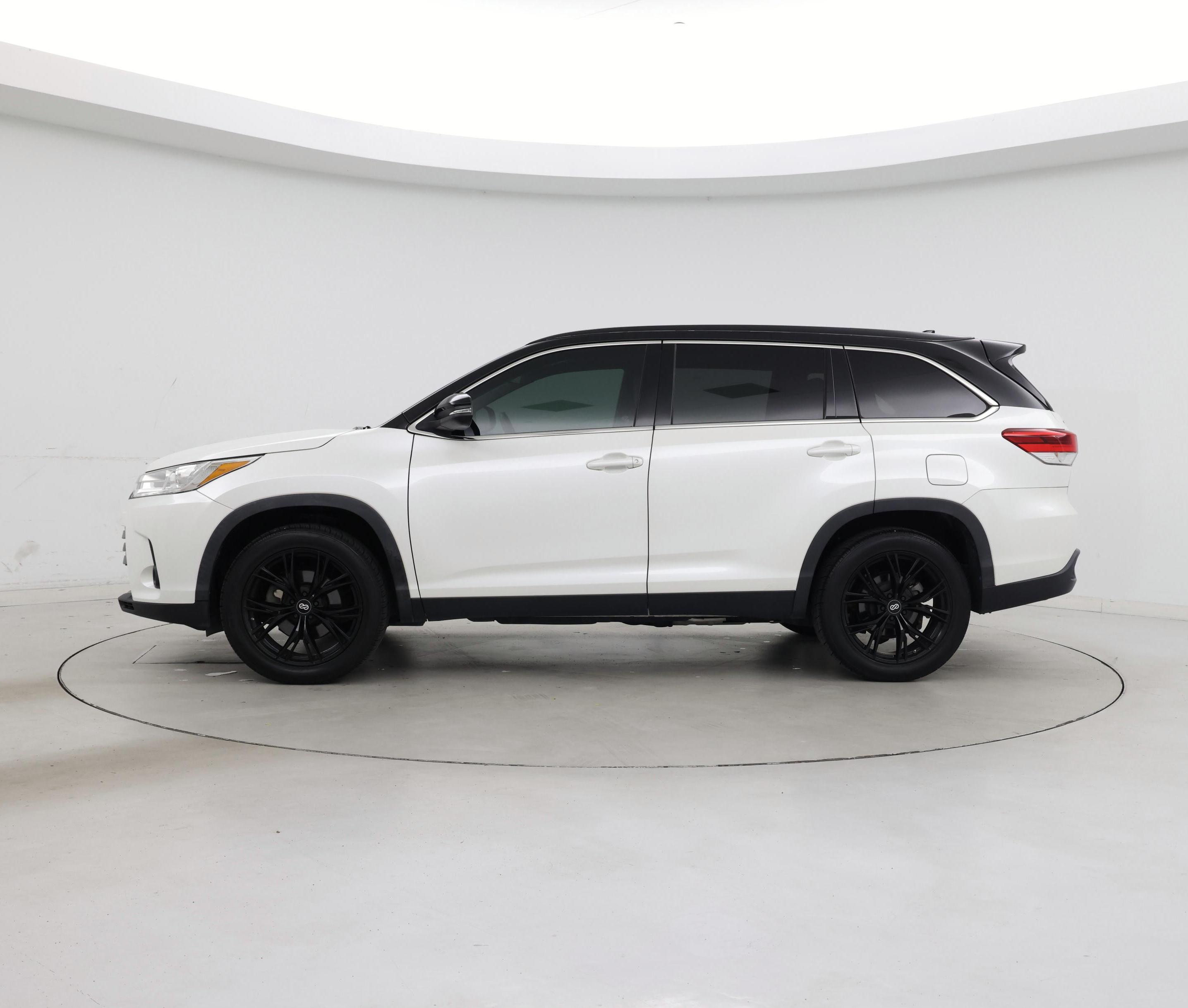 Thumbnail: 2019 Toyota Highlander - 3