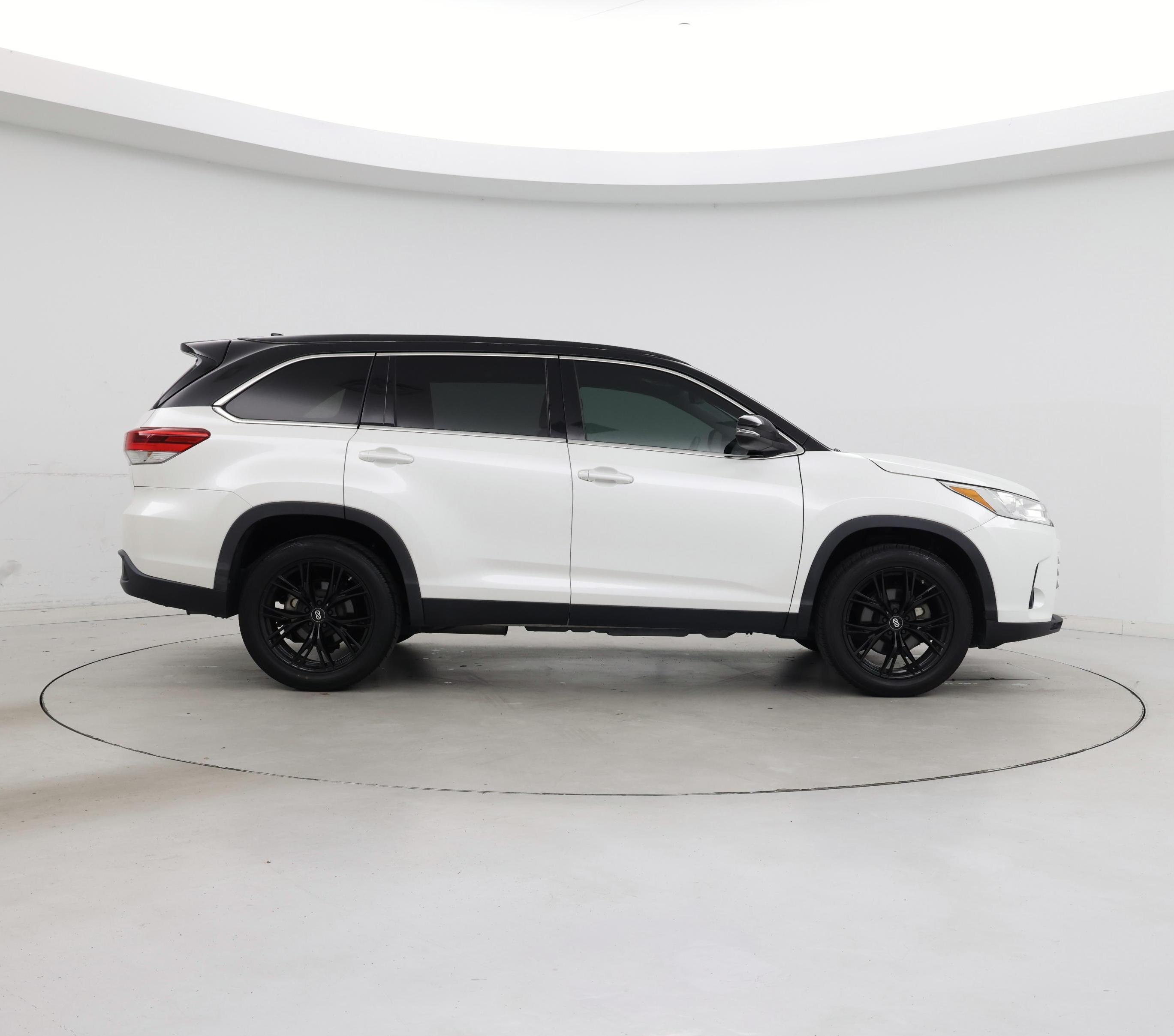 Thumbnail: 2019 Toyota Highlander - 7