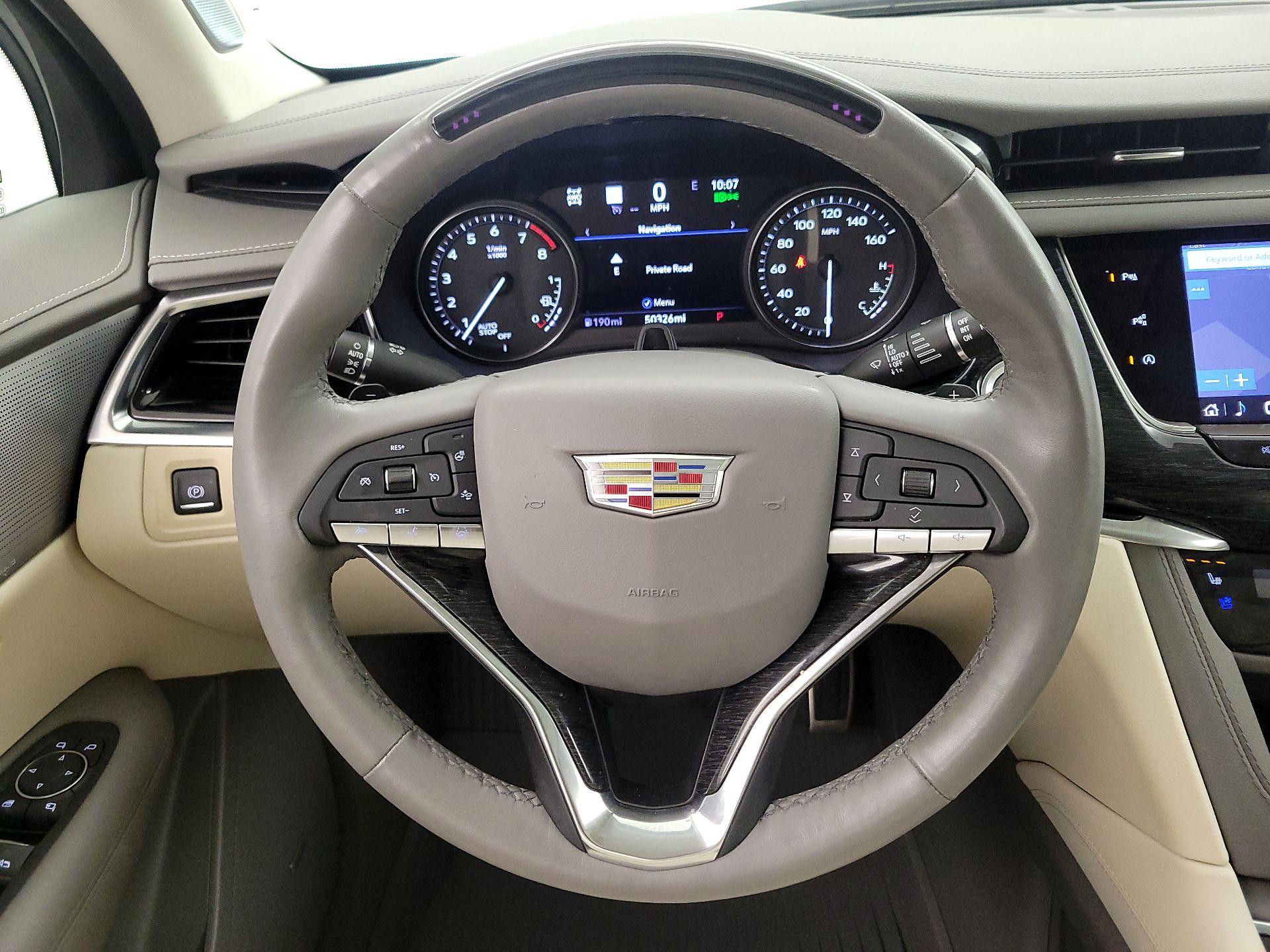 Thumbnail: 2023 Cadillac XT6 - 10