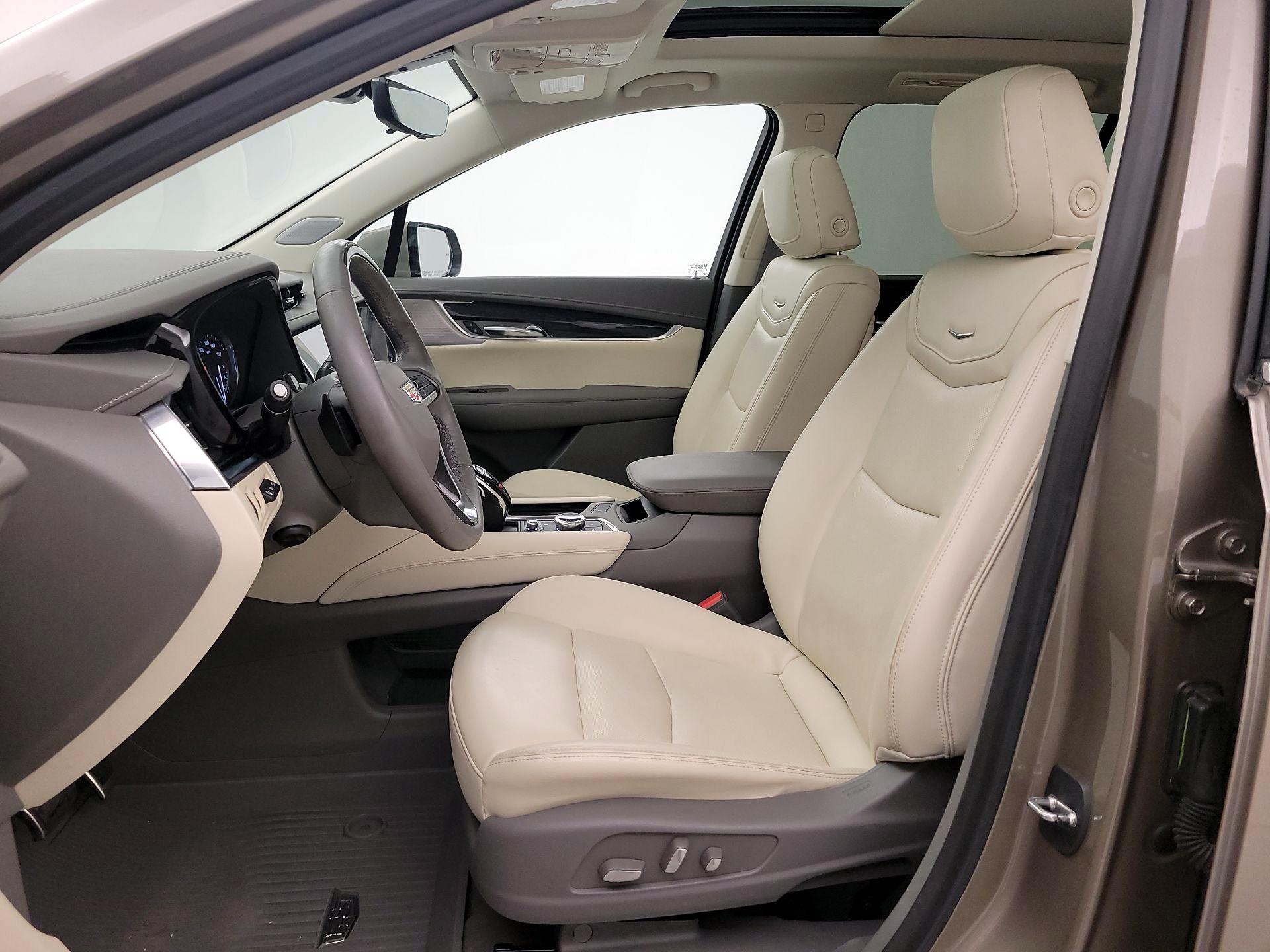 Thumbnail: 2023 Cadillac XT6 - 11
