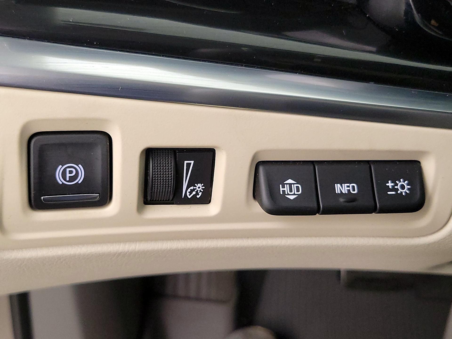 Thumbnail: 2023 Cadillac XT6 - 13