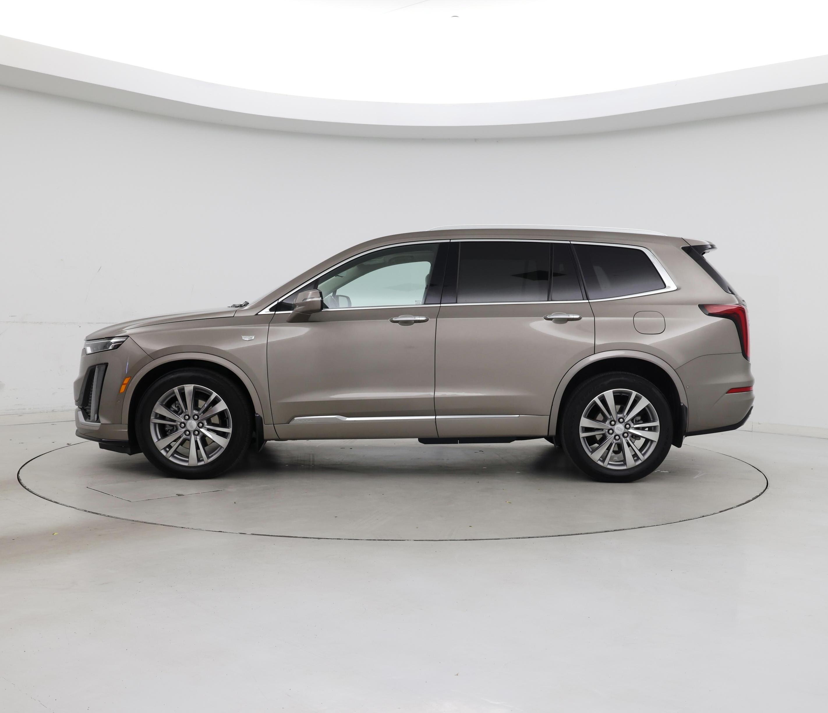 Thumbnail: 2023 Cadillac XT6 - 3