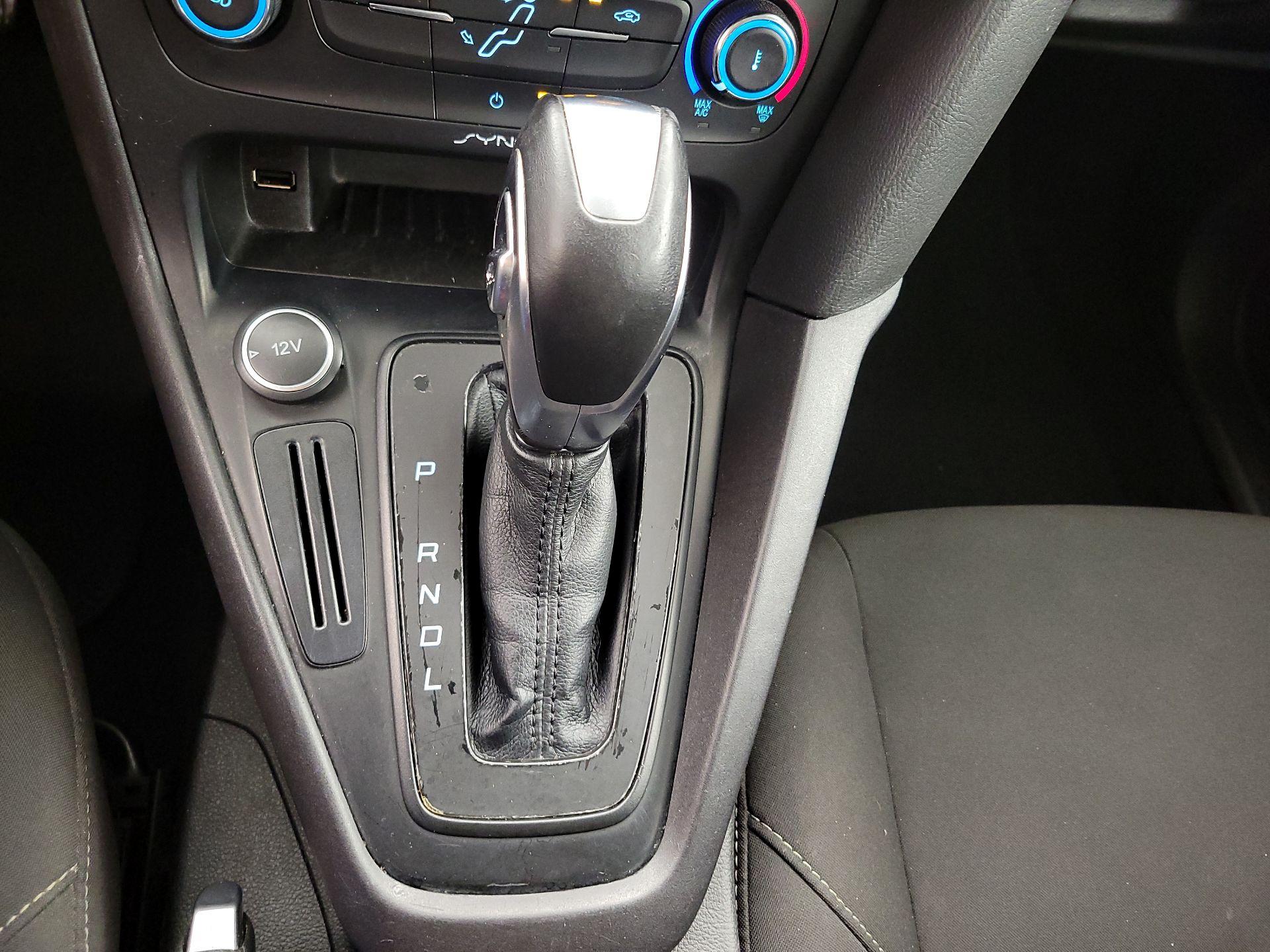 Thumbnail: 2015 Ford Focus - 17