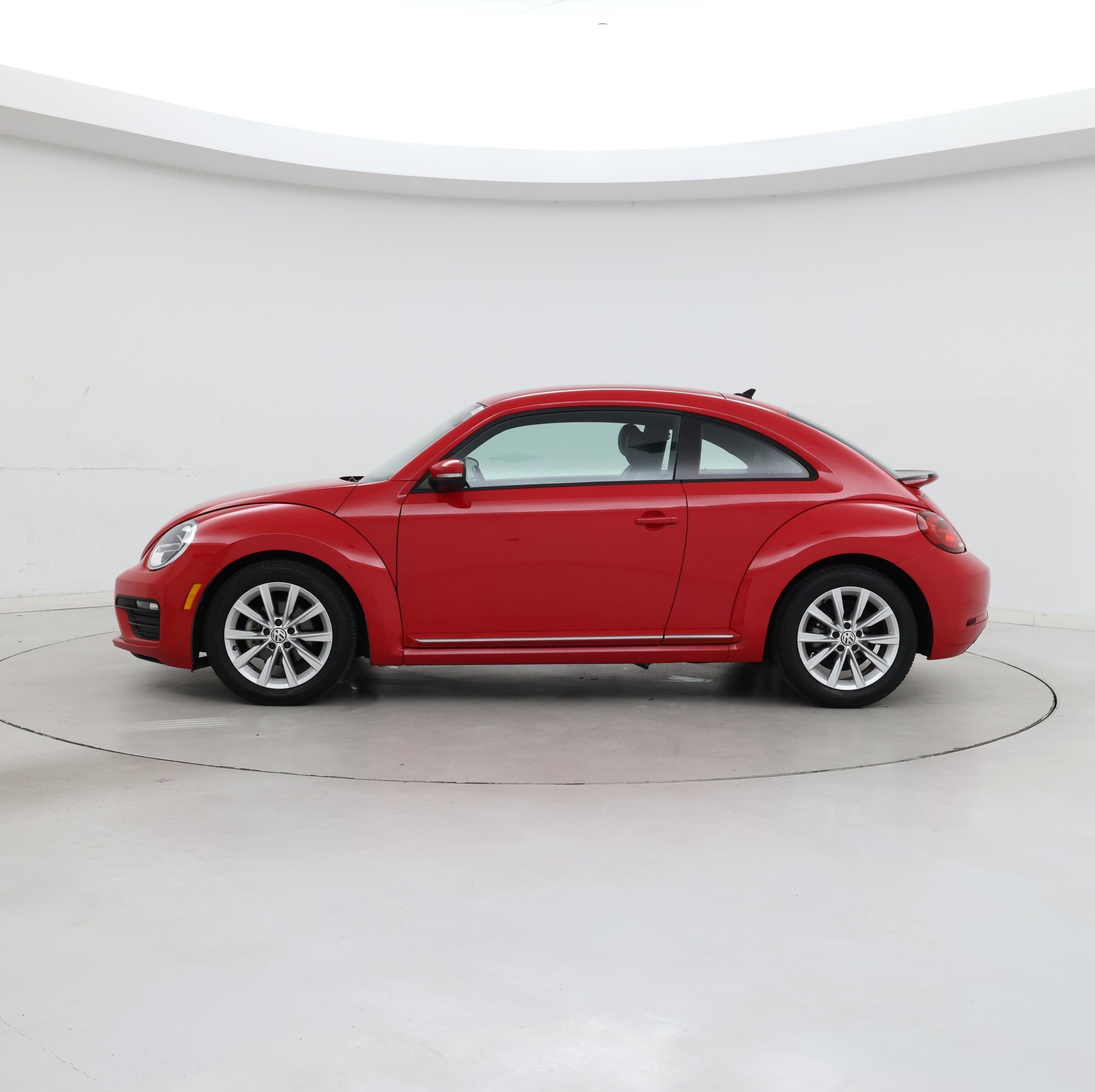Thumbnail: 2018 Volkswagen Beetle - 3