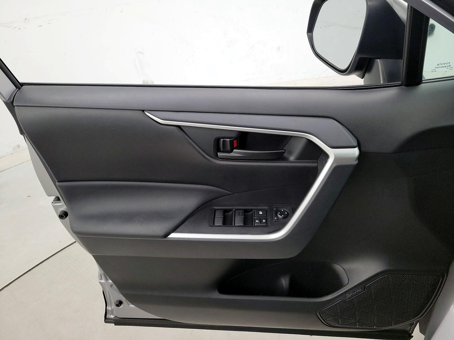 Thumbnail: 2023 Toyota RAV4 - 12