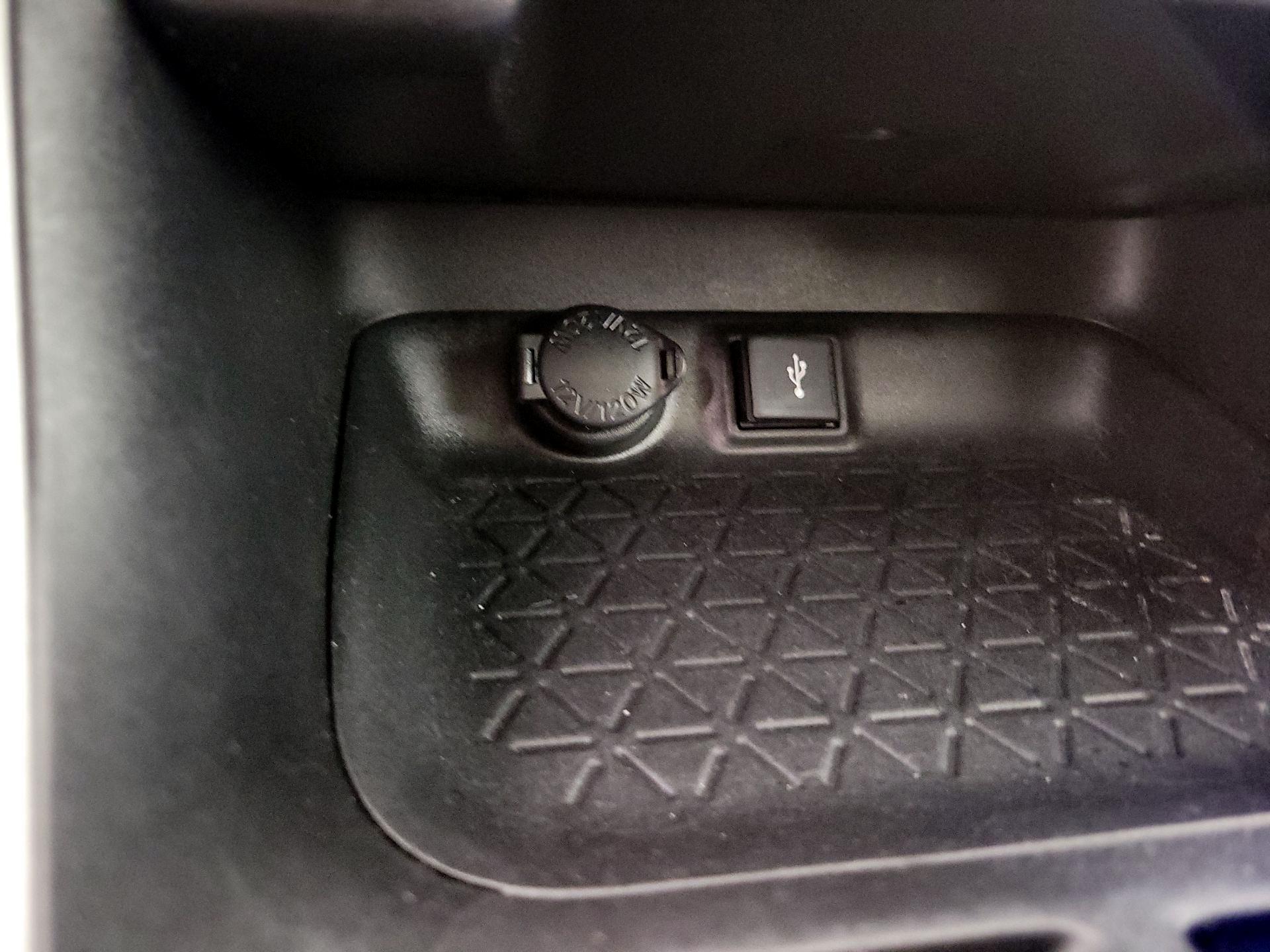 Thumbnail: 2021 Toyota RAV4 - 18