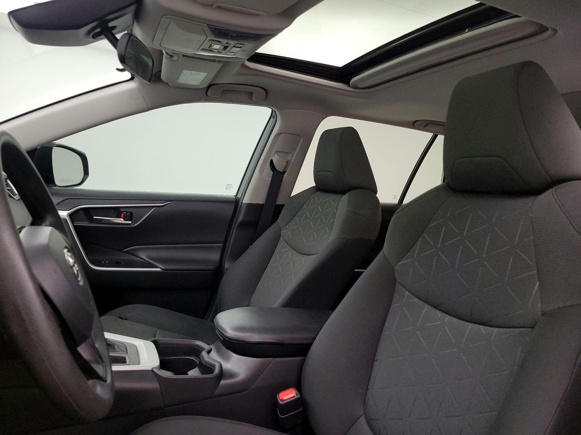 Thumbnail: 2021 Toyota RAV4 - 19