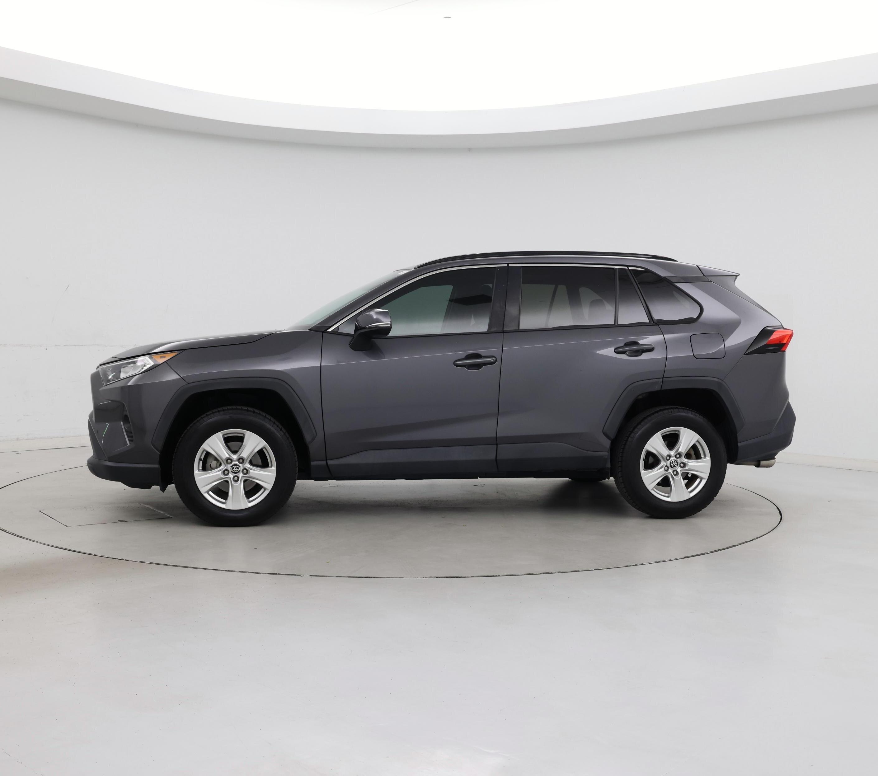 Thumbnail: 2021 Toyota RAV4 - 3