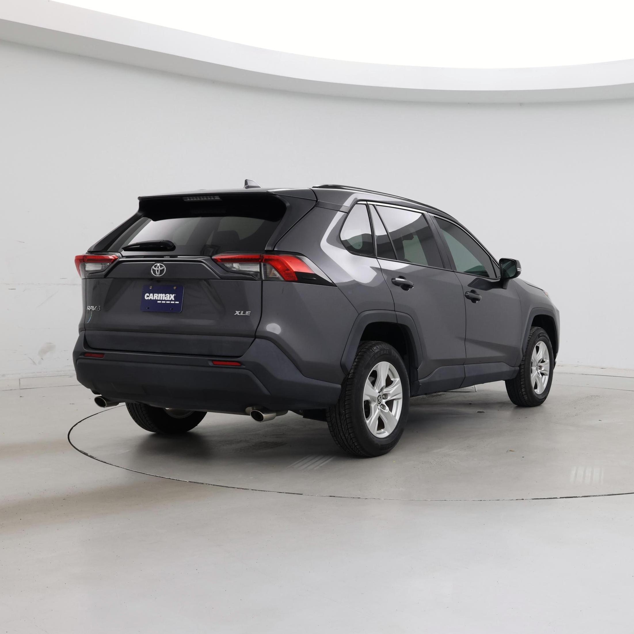 Thumbnail: 2021 Toyota RAV4 - 8