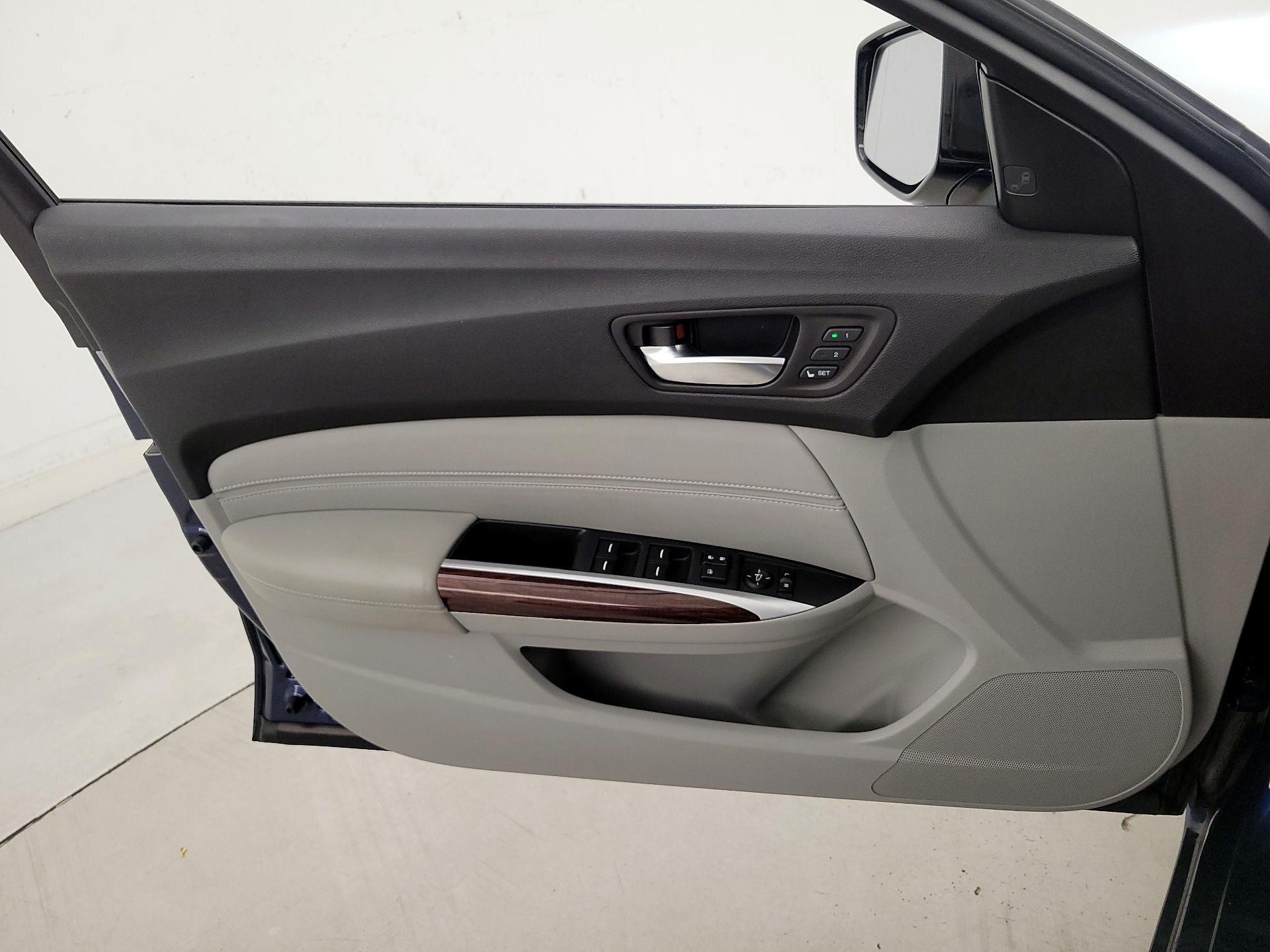 Thumbnail: 2016 Acura TLX - 12