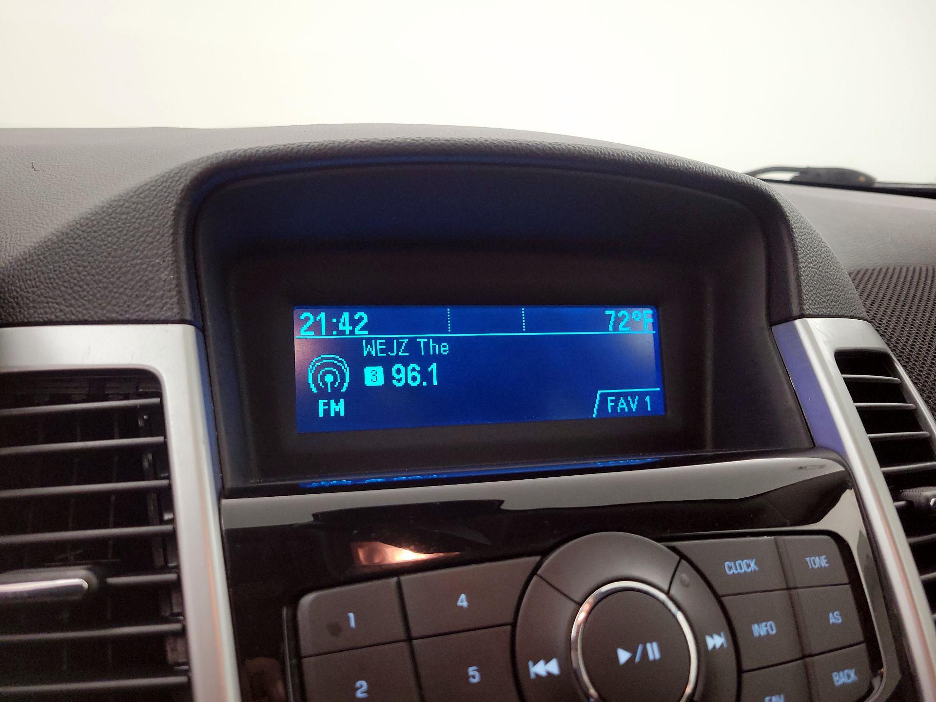 Thumbnail: 2015 Chevrolet Cruze - 14